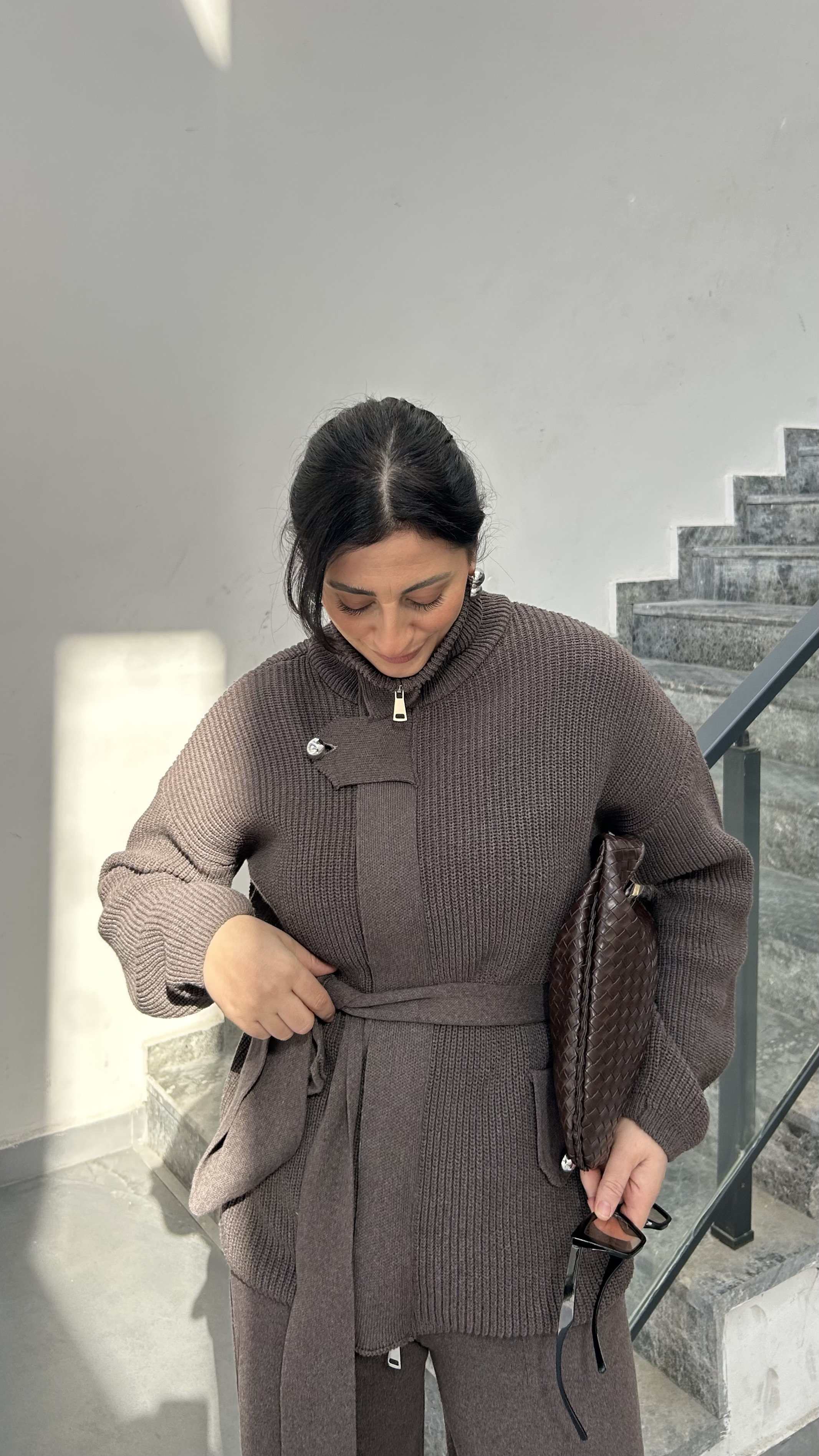 DİK YAKA TRİKO TAKIM KAHVE