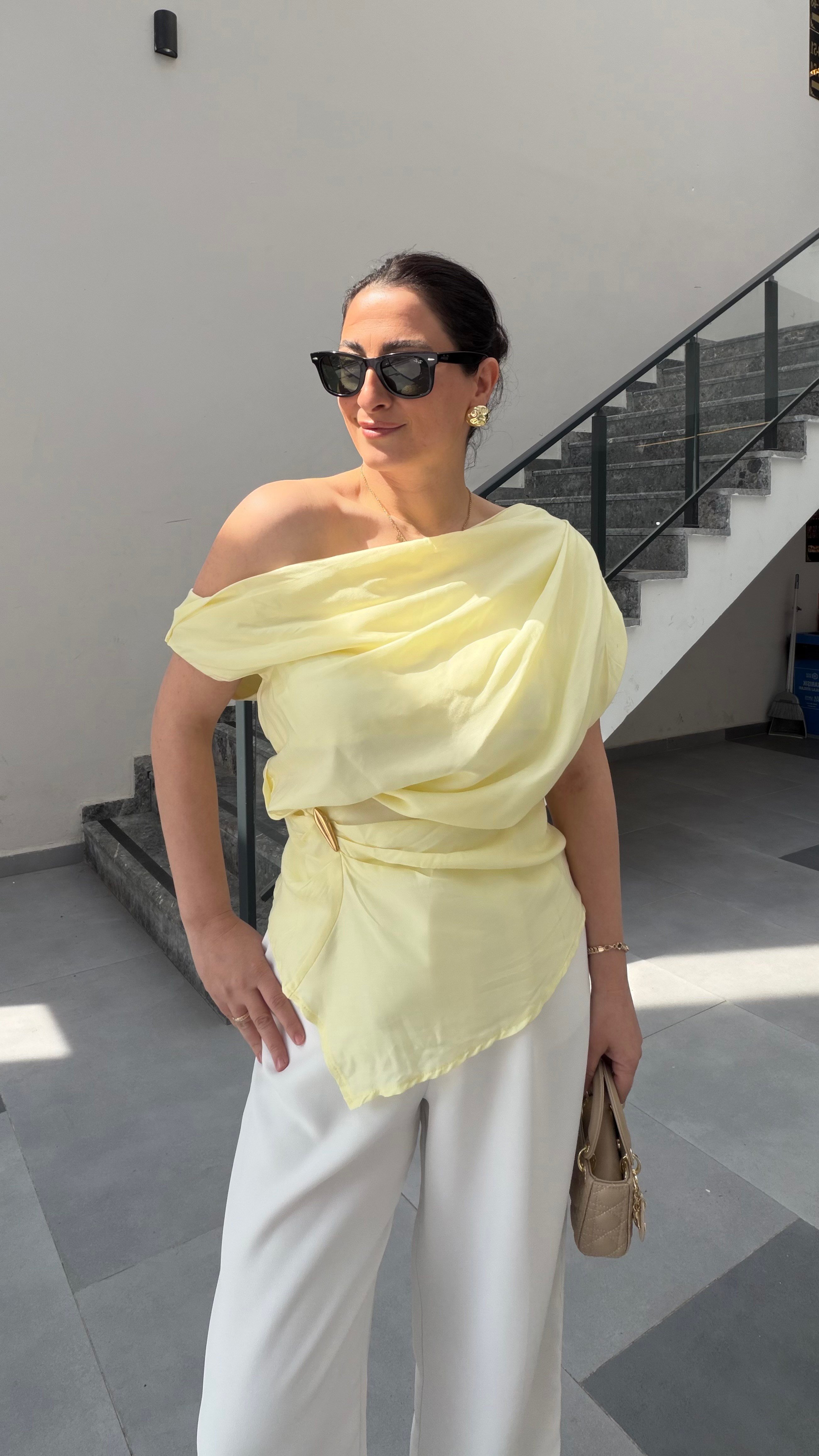 SARI ZR MODEL DÜŞÜK OMUZ BLUZ