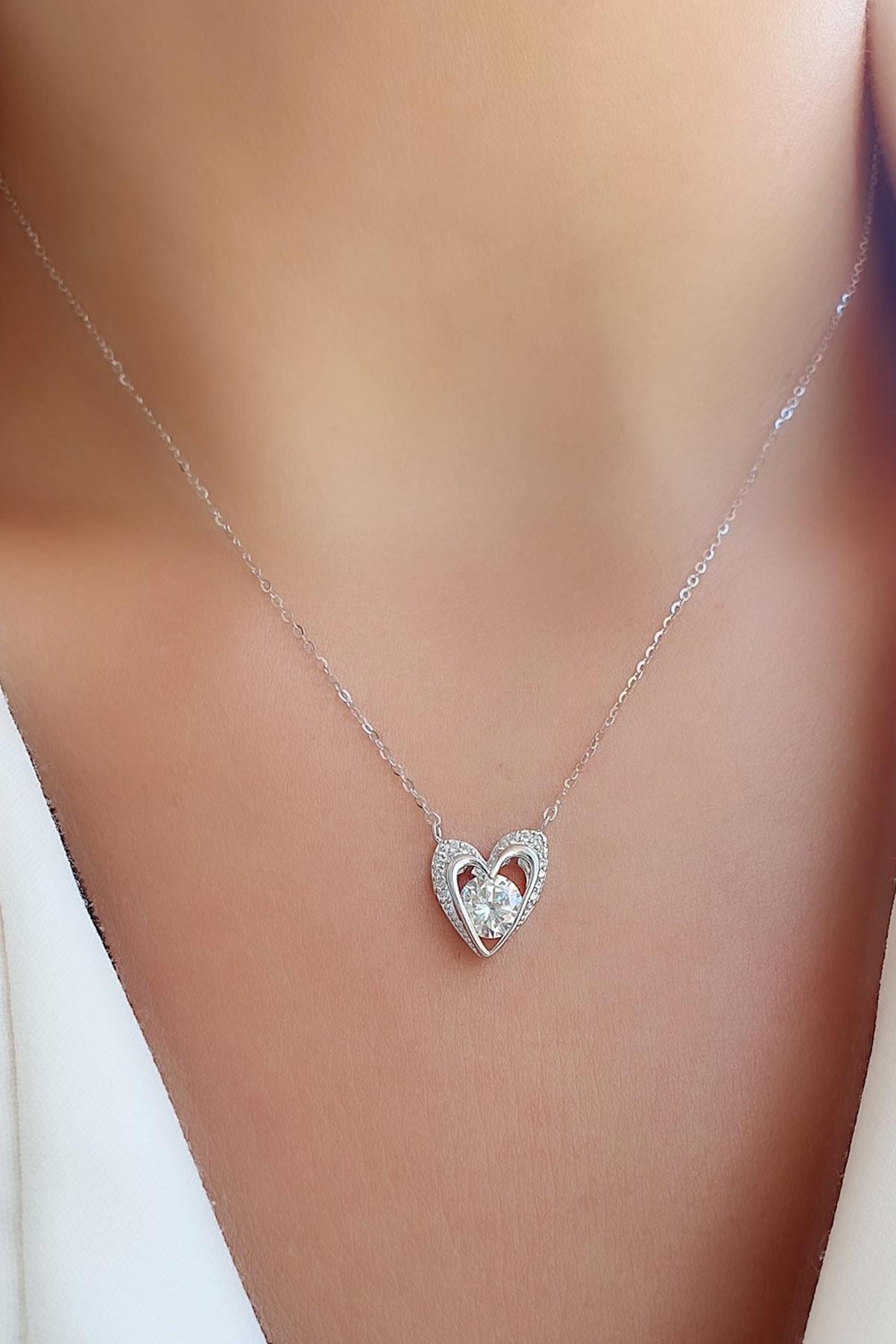 İtalyan tasarımı Swarovski Zirconia Taşlı 925 ayar Gümüş Kalp Kolye