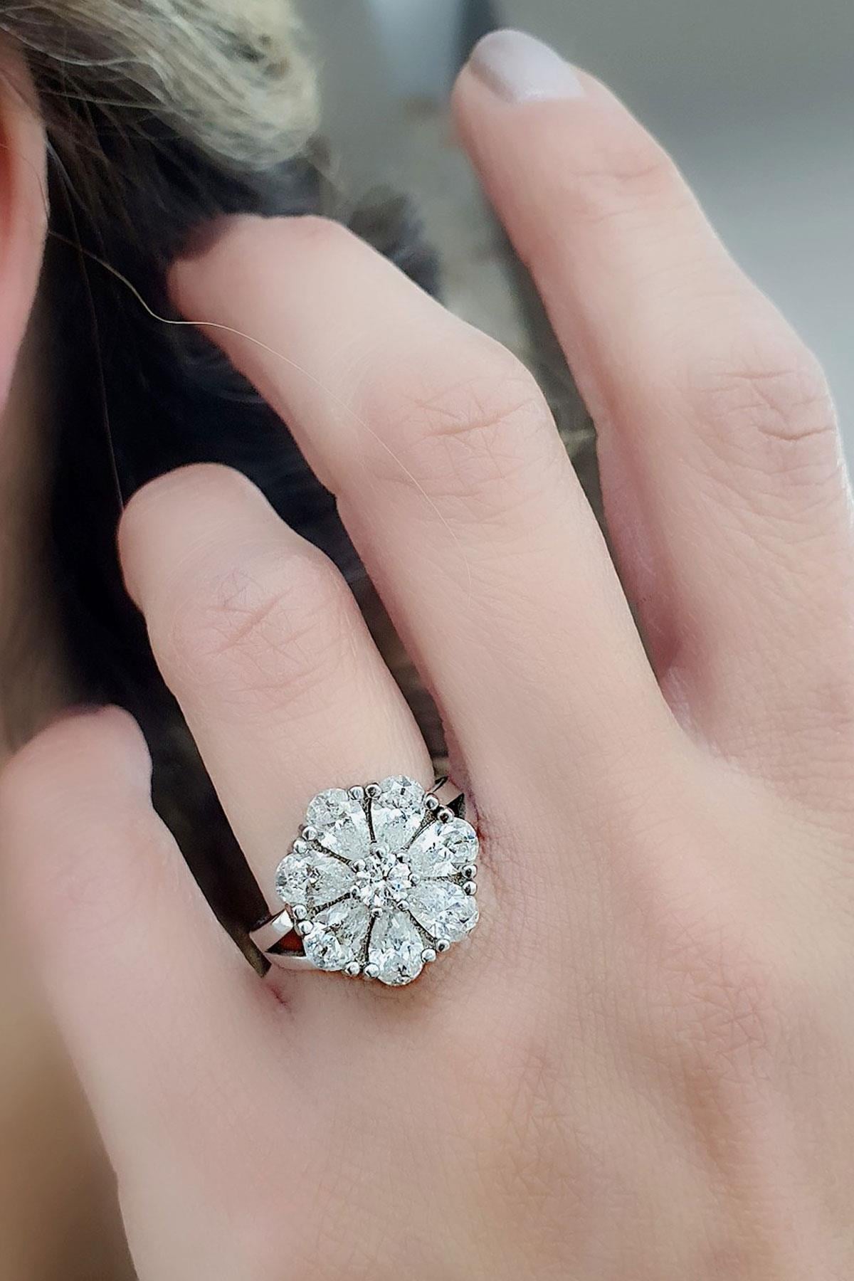 Sky Diamond Mozanit Taşlı 925ayar Gümüş Üzerine Beyaz Altın Kaplama çicek tasarım yüzük