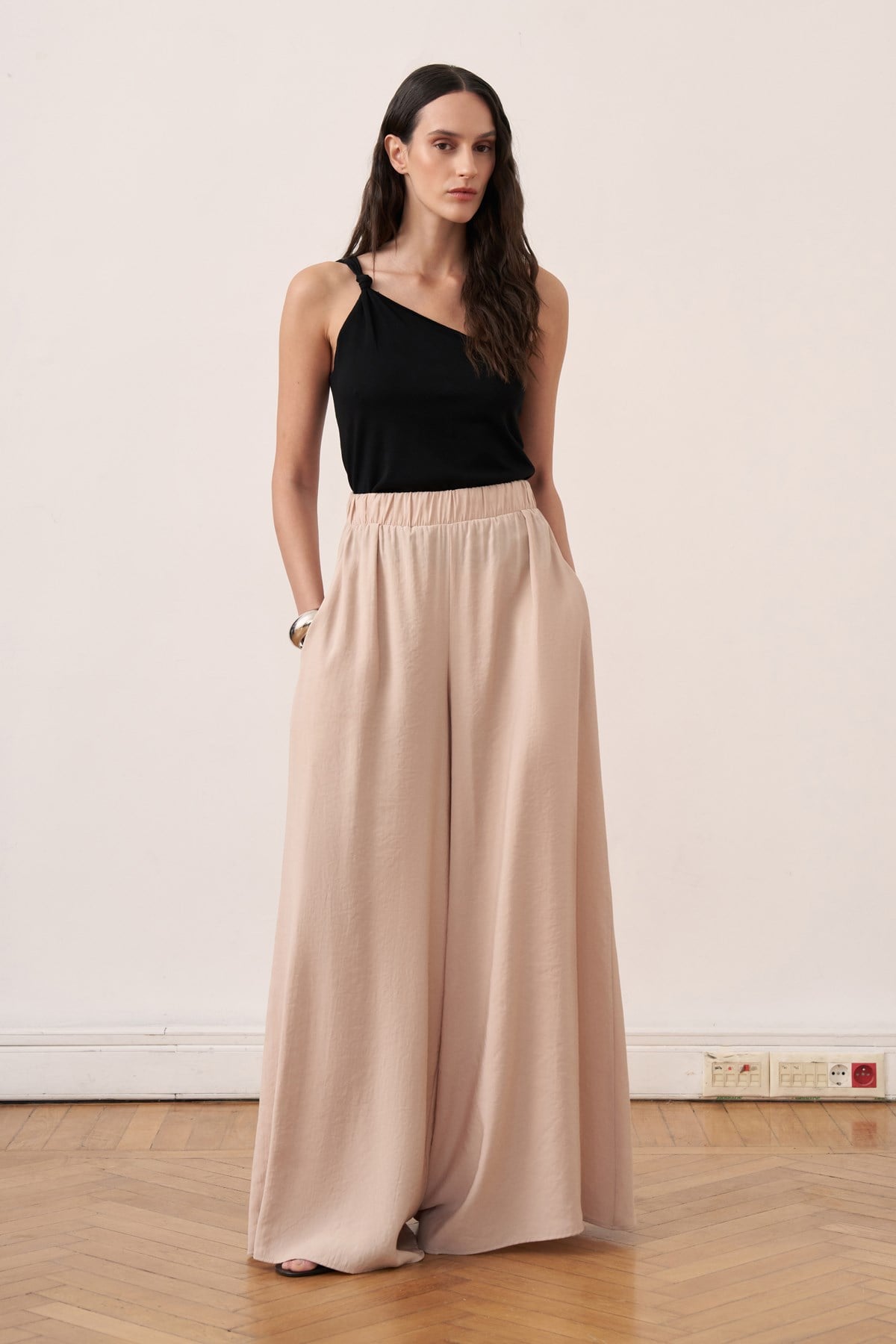 Kater Elastic Waist Pants Beige