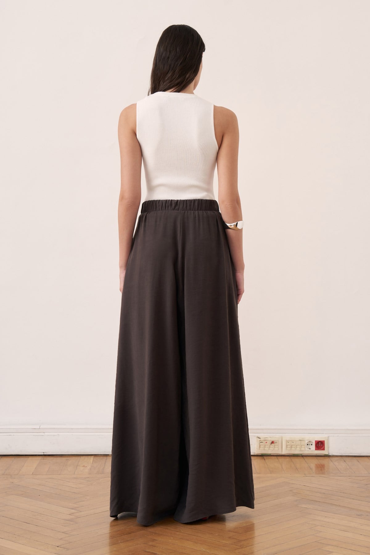 Kater Elastic Waist Pants Brown