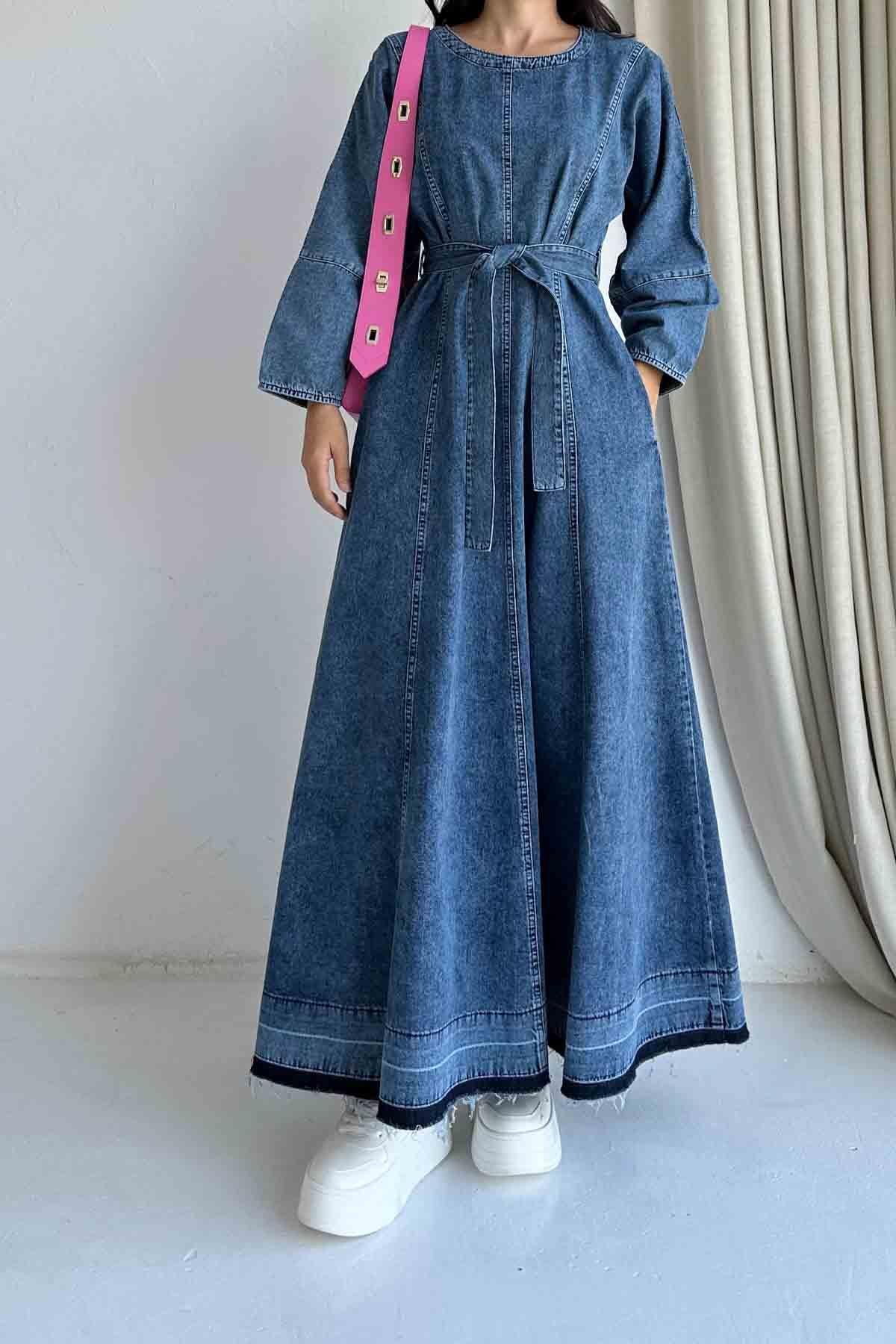Kendiliğinden Şerit Detaylı Seyyar Kemerli Mavi Denim Elbise 