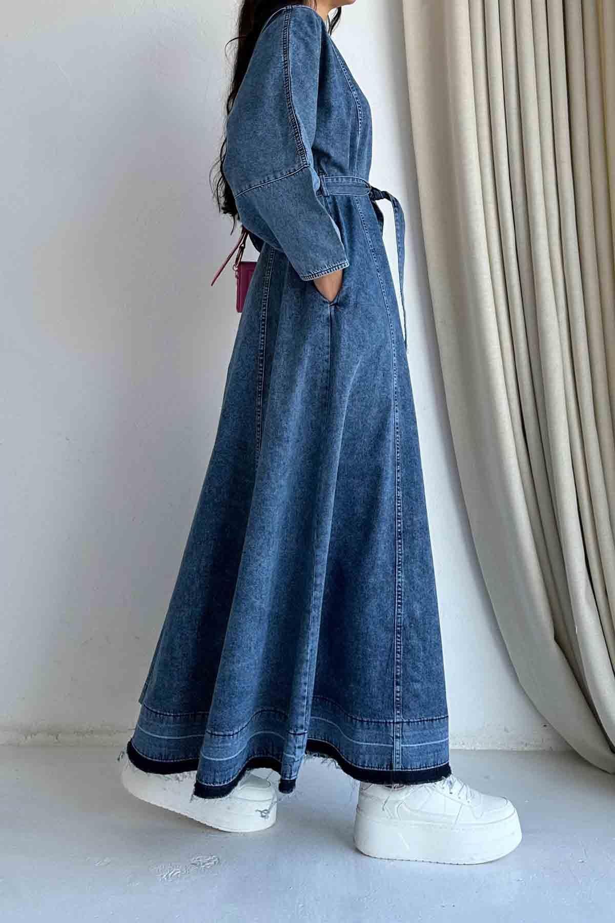 Kendiliğinden Şerit Detaylı Seyyar Kemerli Mavi Denim Elbise 