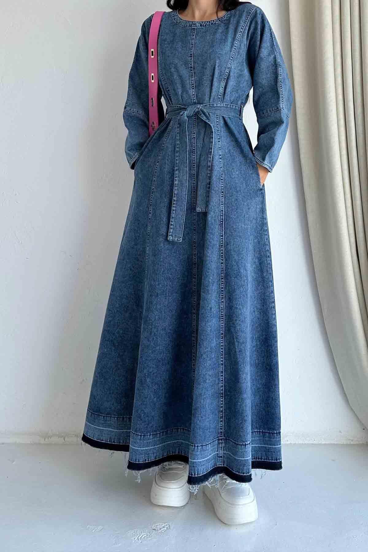 Kendiliğinden Şerit Detaylı Seyyar Kemerli Mavi Denim Elbise 