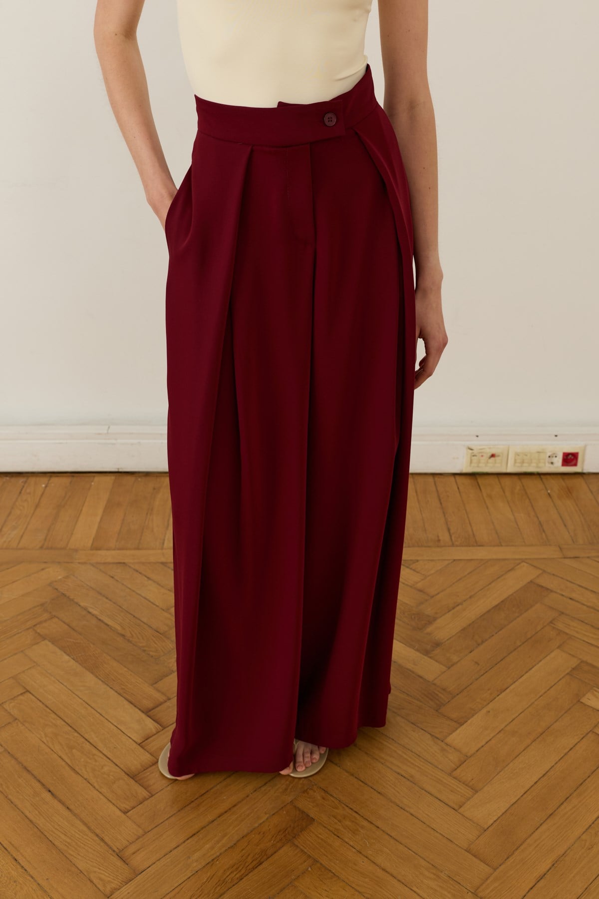 Leona Ruffled Wide-Leg Pants Maroon