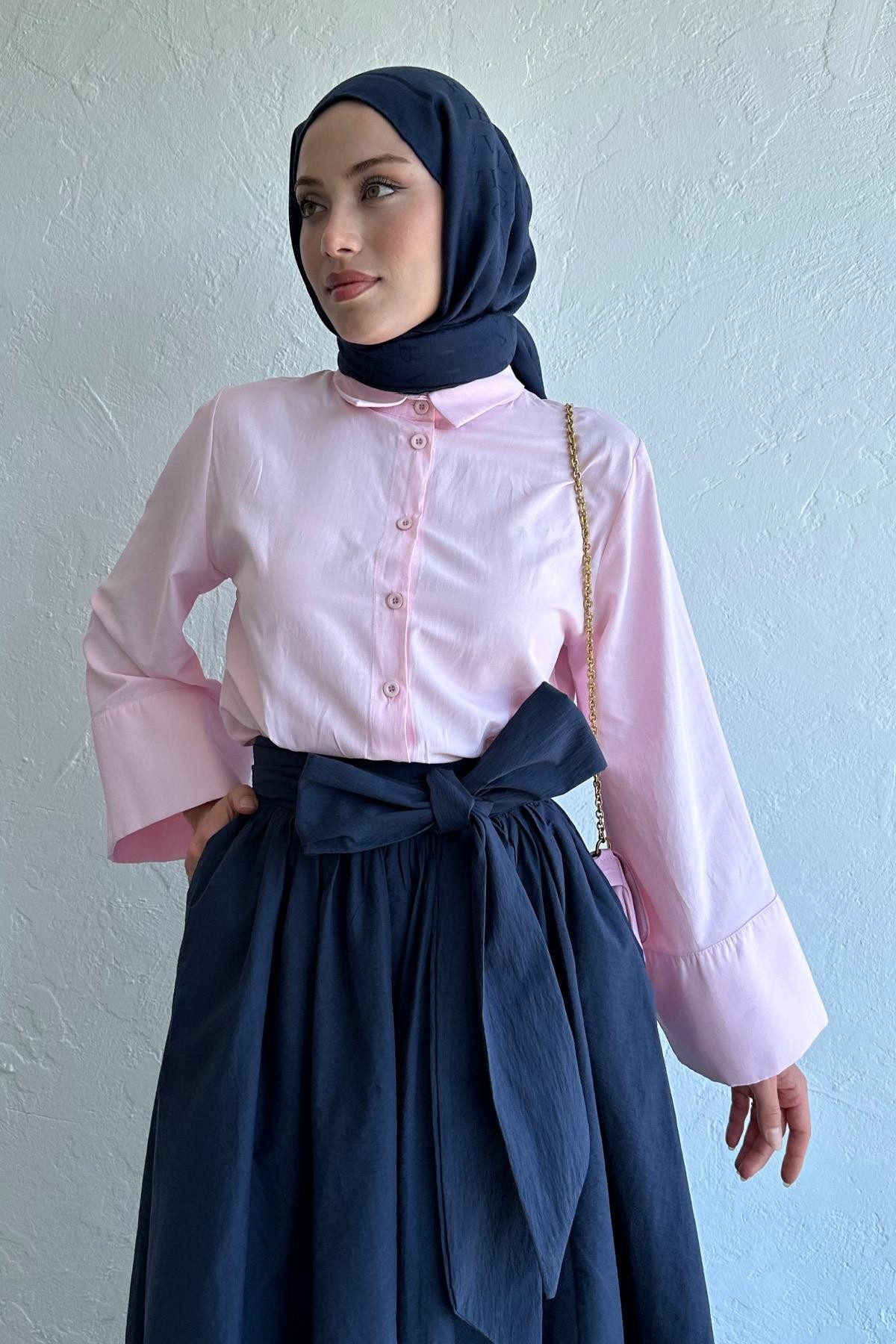 Pembe Gömlek