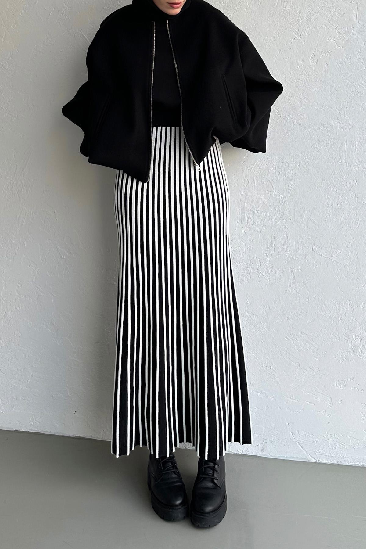 Siyah Striped  Kloş Etek