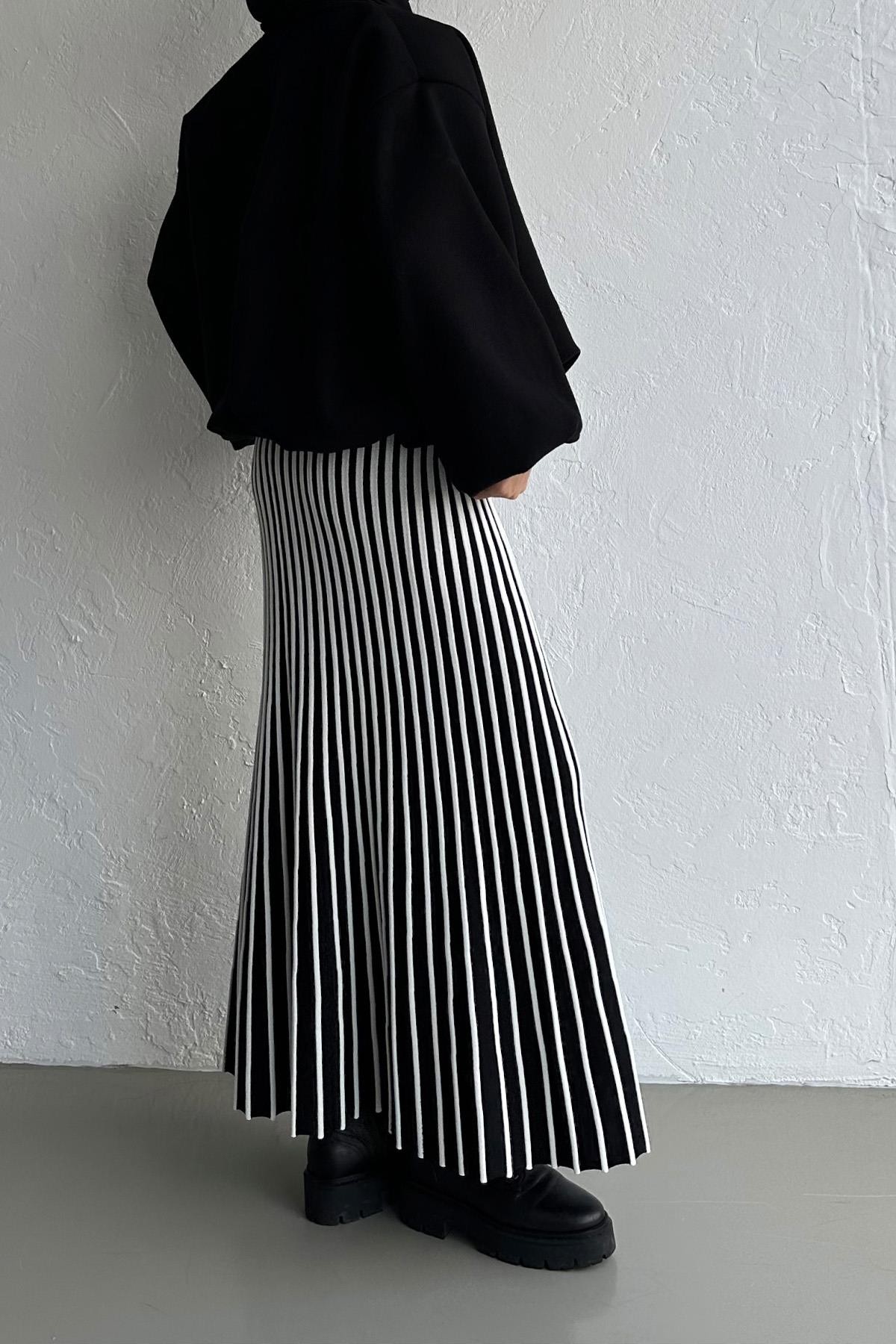 Siyah Striped  Kloş Etek