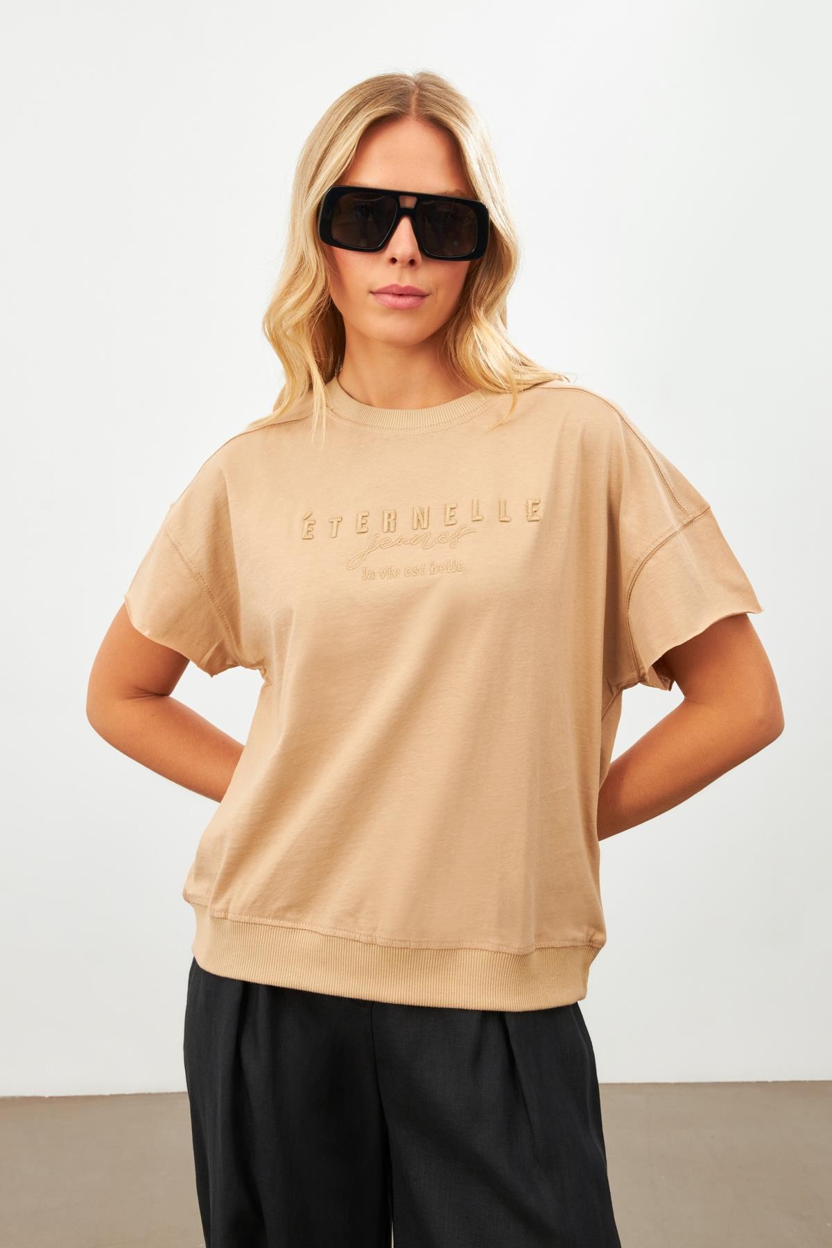 Camel Baskı Detaylı Bisiklet Yaka T-Shirt Kadın T-Shirt modelleri