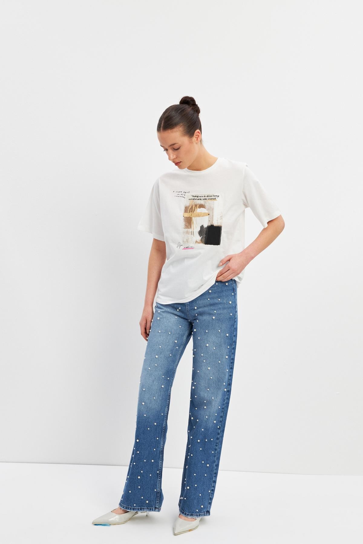 Ekru Baskı Detaylı Basic Bisiklet Yaka T-Shirt Kadın T-Shirt modelleri