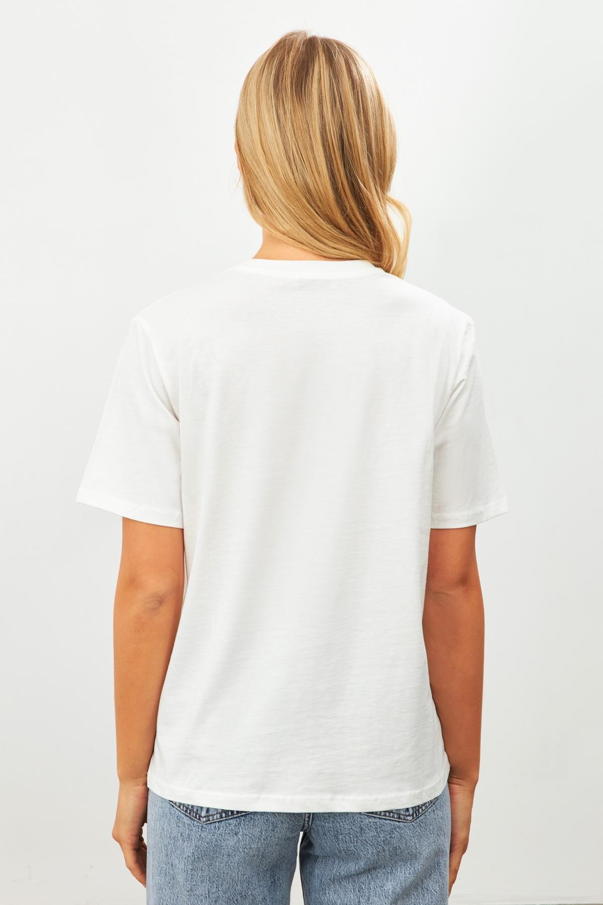 Ekru Baskı Detaylı Bisiklet Yaka T-Shirt Kadın T-Shirt modelleri