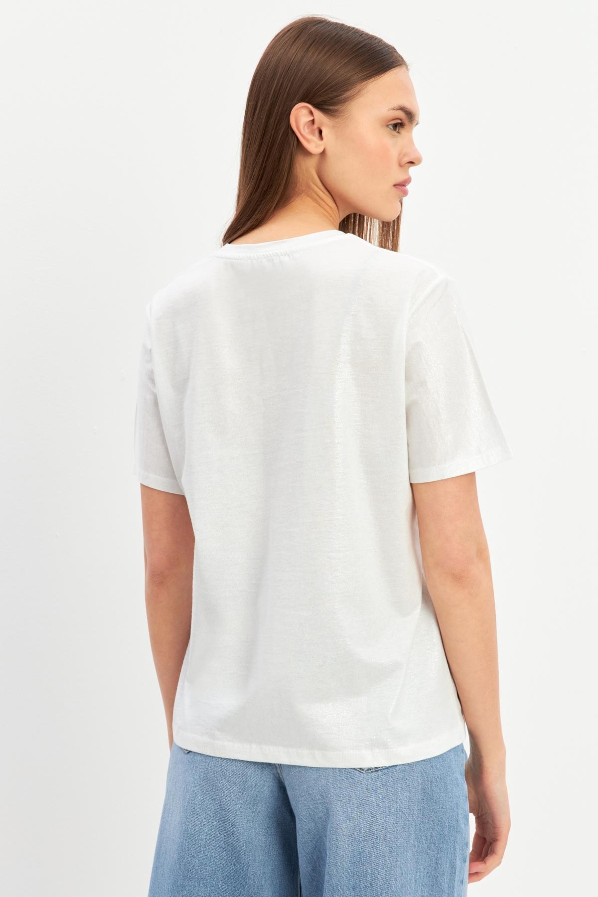 Ekru Bisiklet Yaka Basic T-Shirt Kadın T-Shirt modelleri
