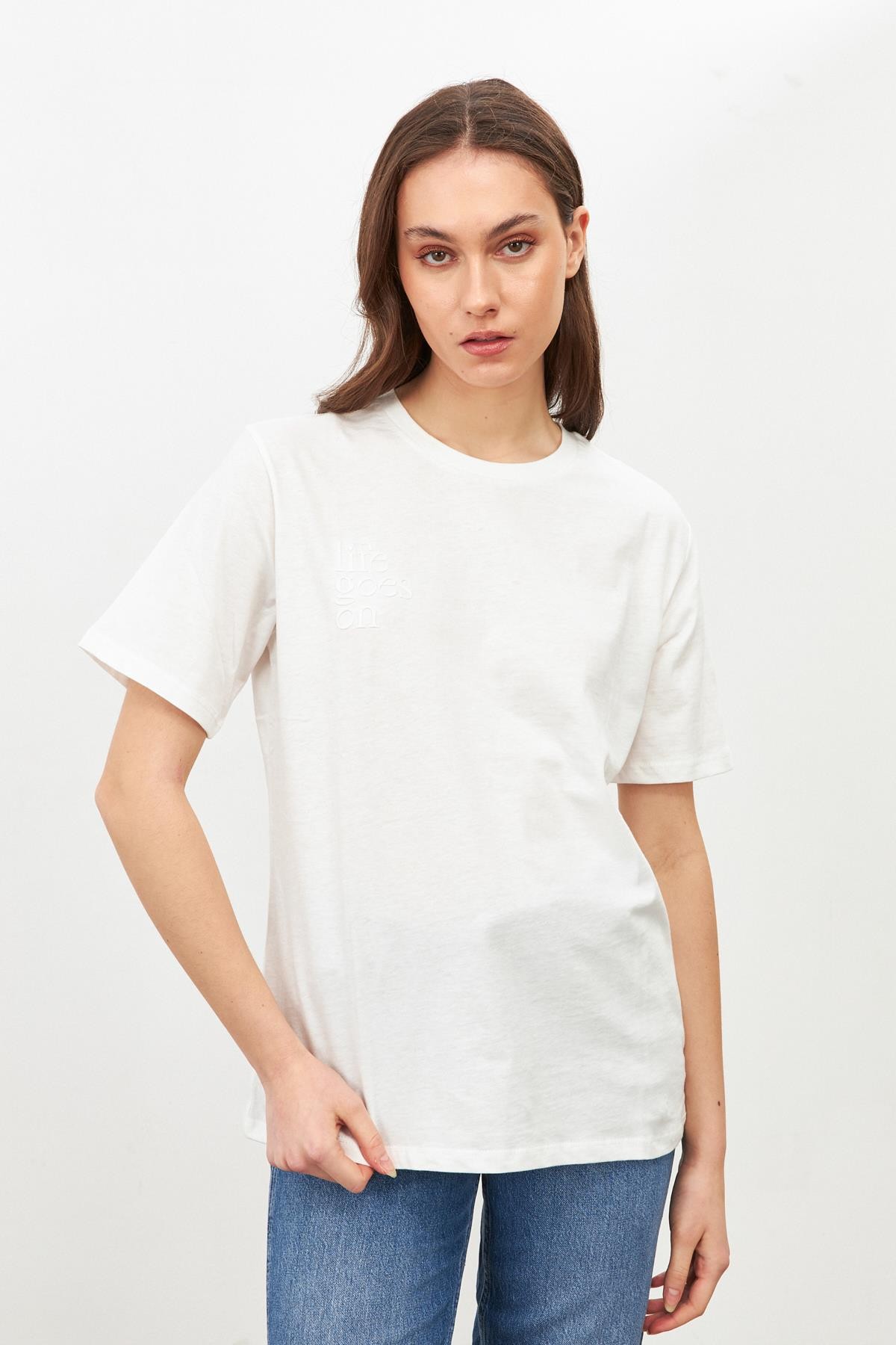 Ekru Bisiklet Yaka Oversize Kısa Kollu T-Shirt Kadın T-Shirt modelleri