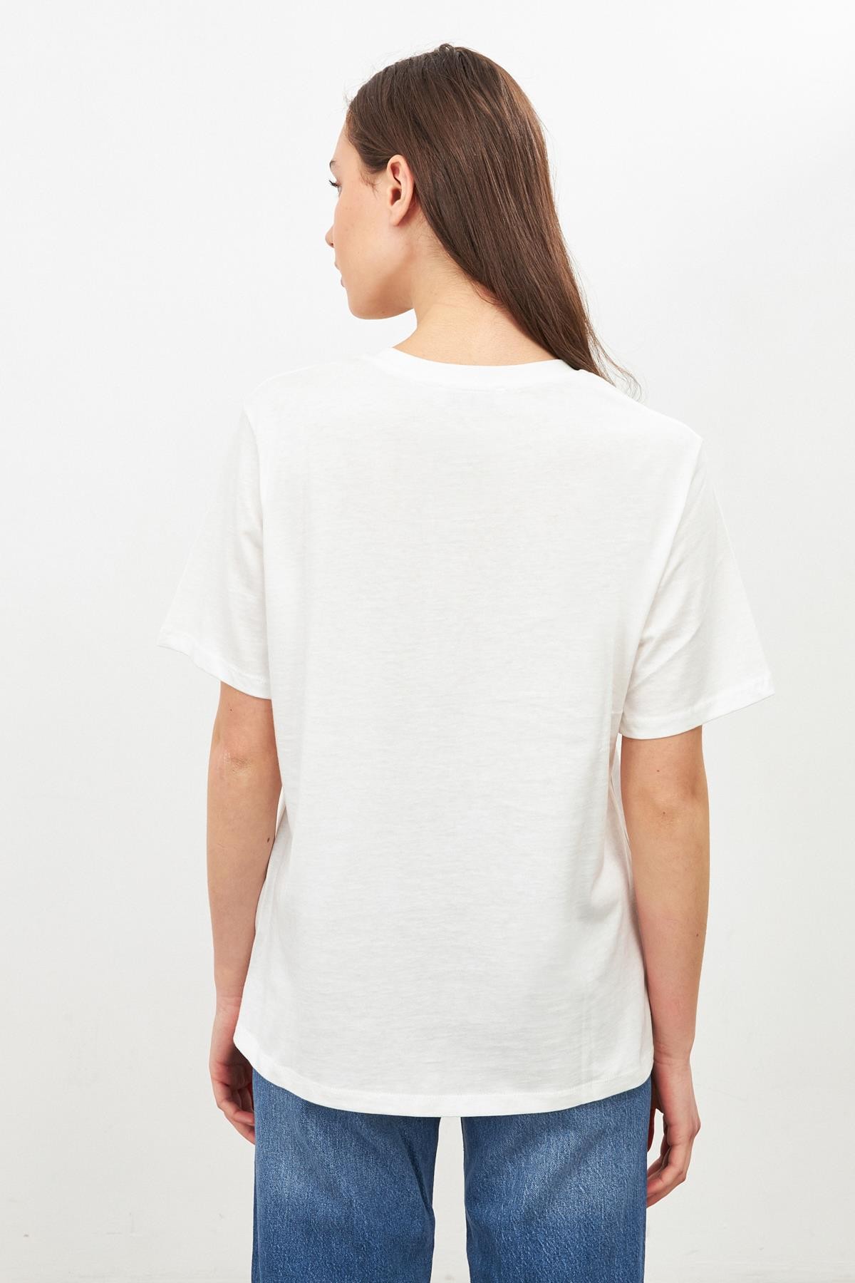 Ekru Bisiklet Yaka Oversize Kısa Kollu T-Shirt Kadın T-Shirt modelleri