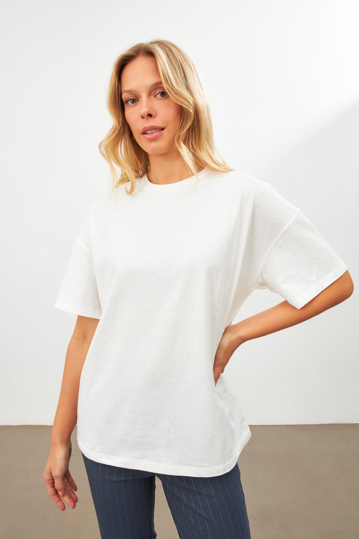 Ekru Düz Basic Bisiklet Yaka T-Shirt Kadın T-Shirt modelleri