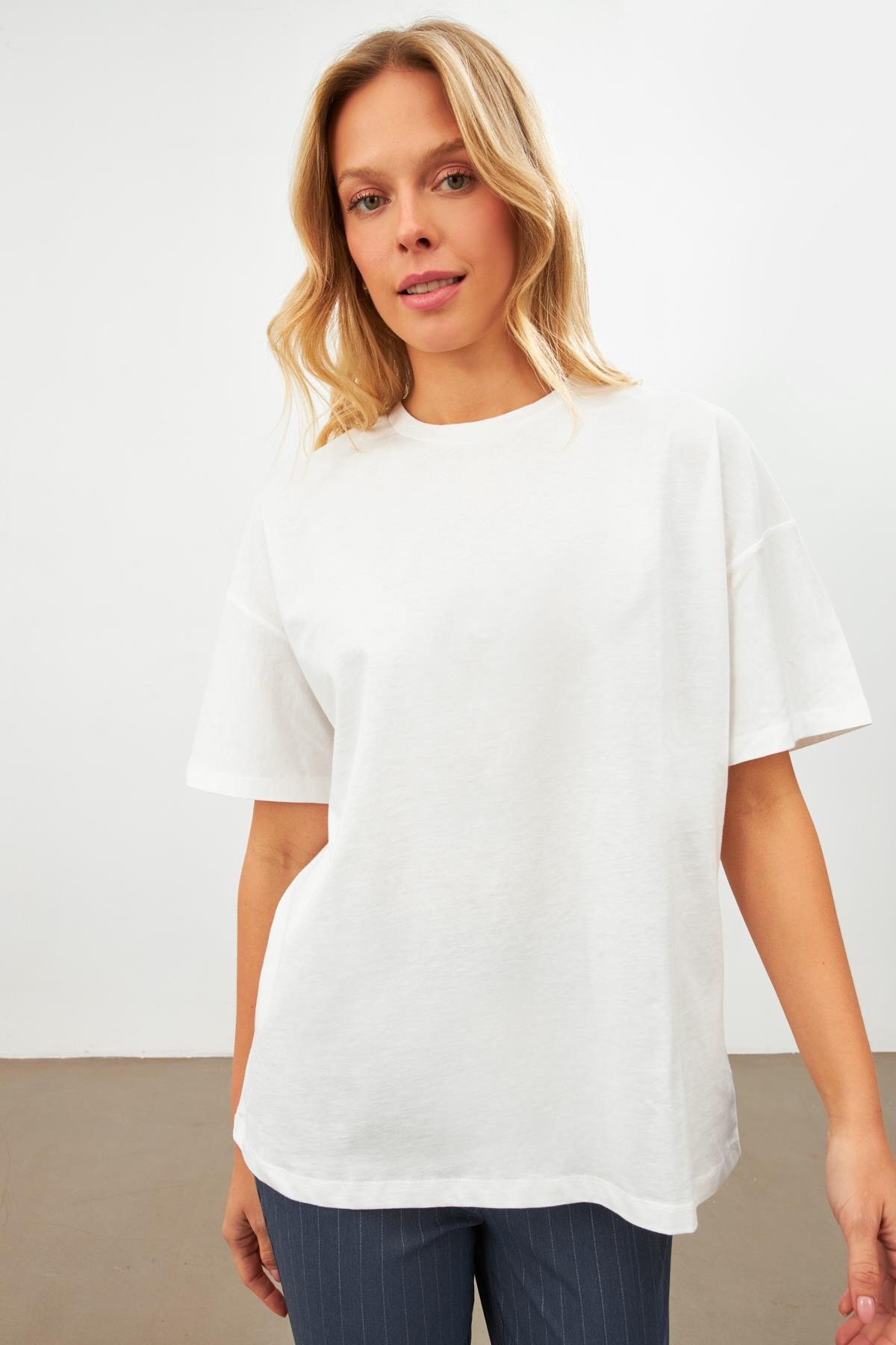 Ekru Düz Basic Bisiklet Yaka T-Shirt Kadın T-Shirt modelleri