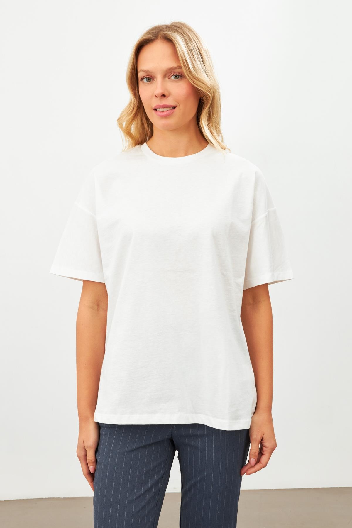 Ekru Düz Basic Bisiklet Yaka T-Shirt Kadın T-Shirt modelleri
