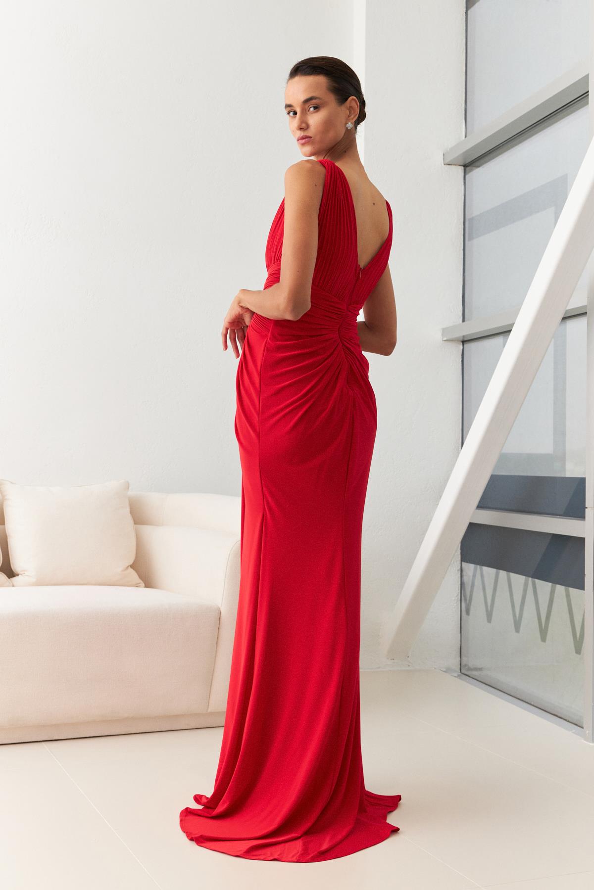Kırmızı Belden Çapraz Ve Göğüs Detaylı Yırtmaçlı Midi Boy Abiye Elbise Kadın Kategorisiz modelleri