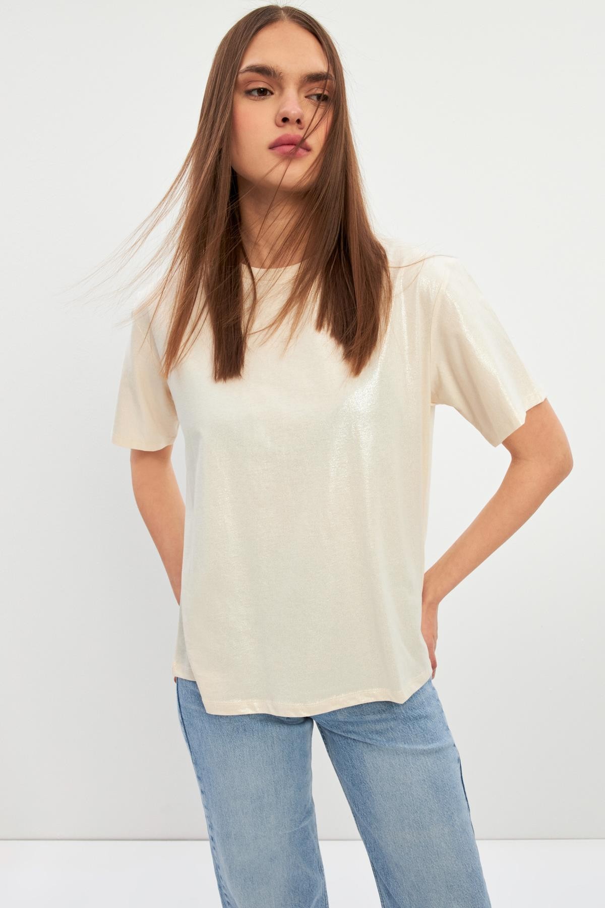 Krem Bisiklet Yaka Basic T-Shirt Kadın T-Shirt modelleri