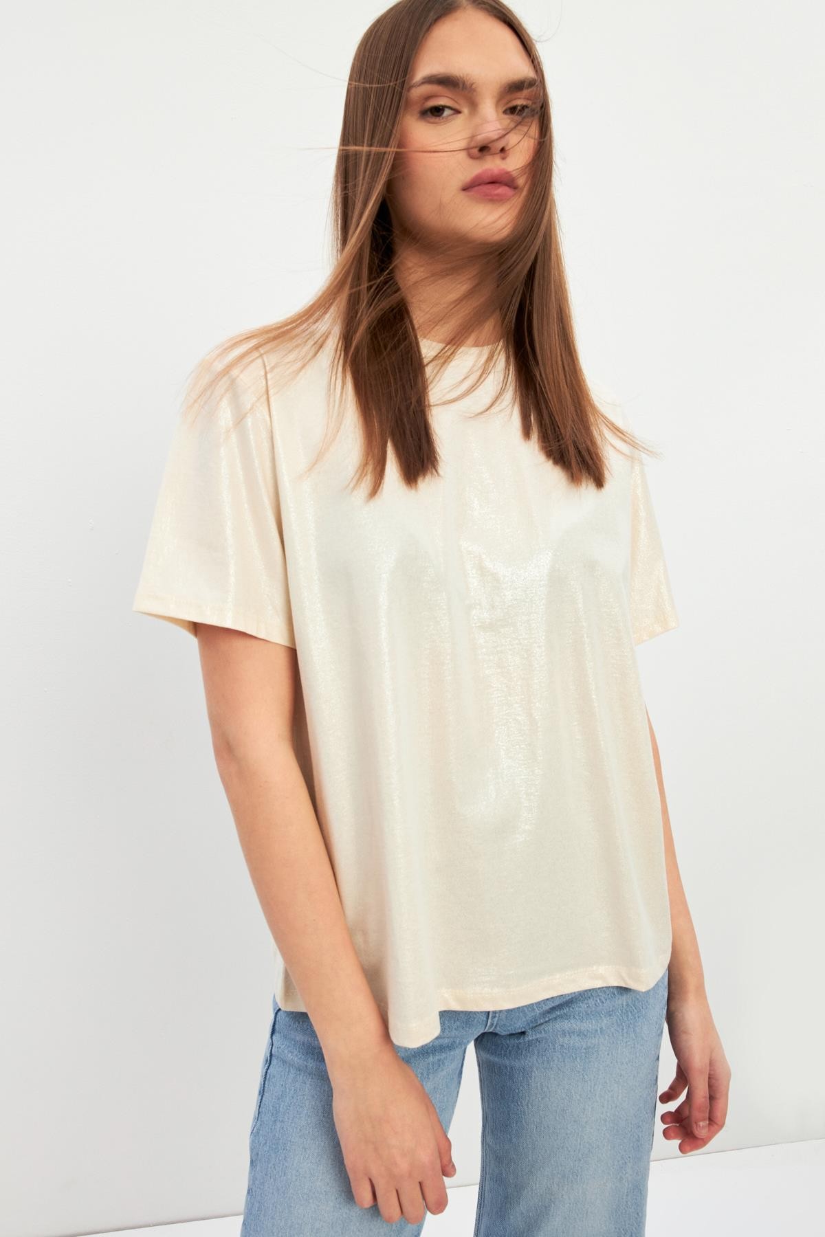Krem Bisiklet Yaka Basic T-Shirt Kadın T-Shirt modelleri
