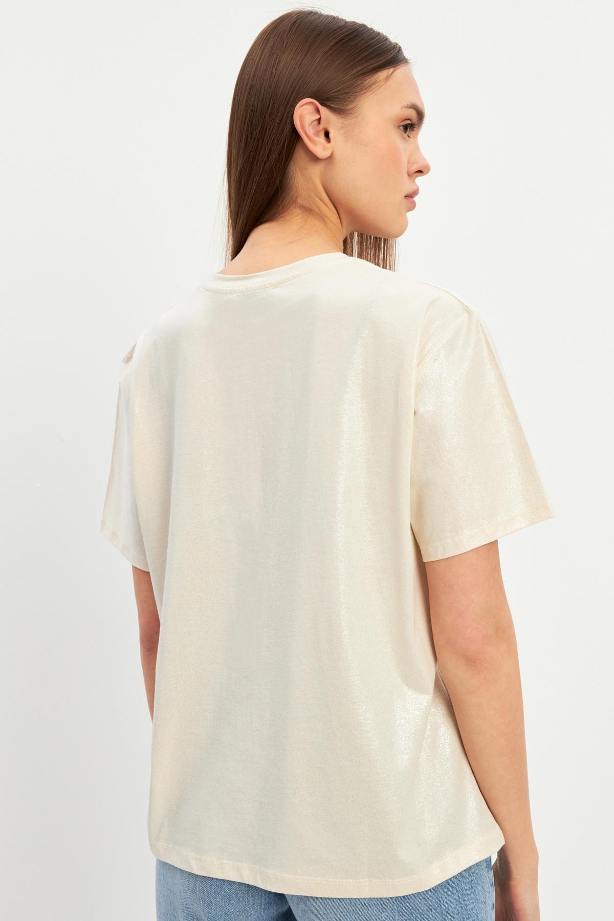 Krem Bisiklet Yaka Basic T-Shirt Kadın T-Shirt modelleri