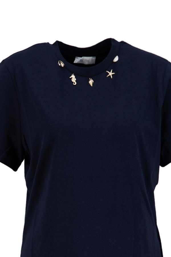 Lacivert Yakası Taş Detaylı Basic T-Shirt Kadın T-Shirt modelleri