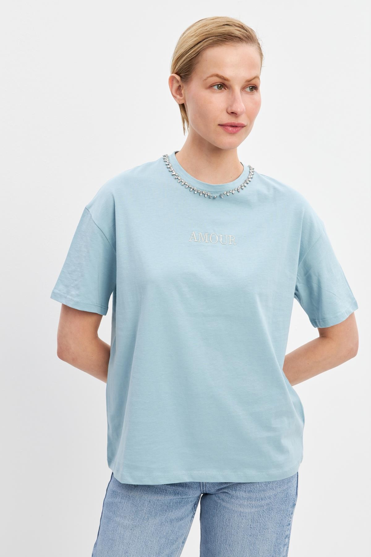 Mavi Bisiklet Yaka Taş Detayllı Mini Baskılı T-Shirt Kadın Kategorisiz modelleri
