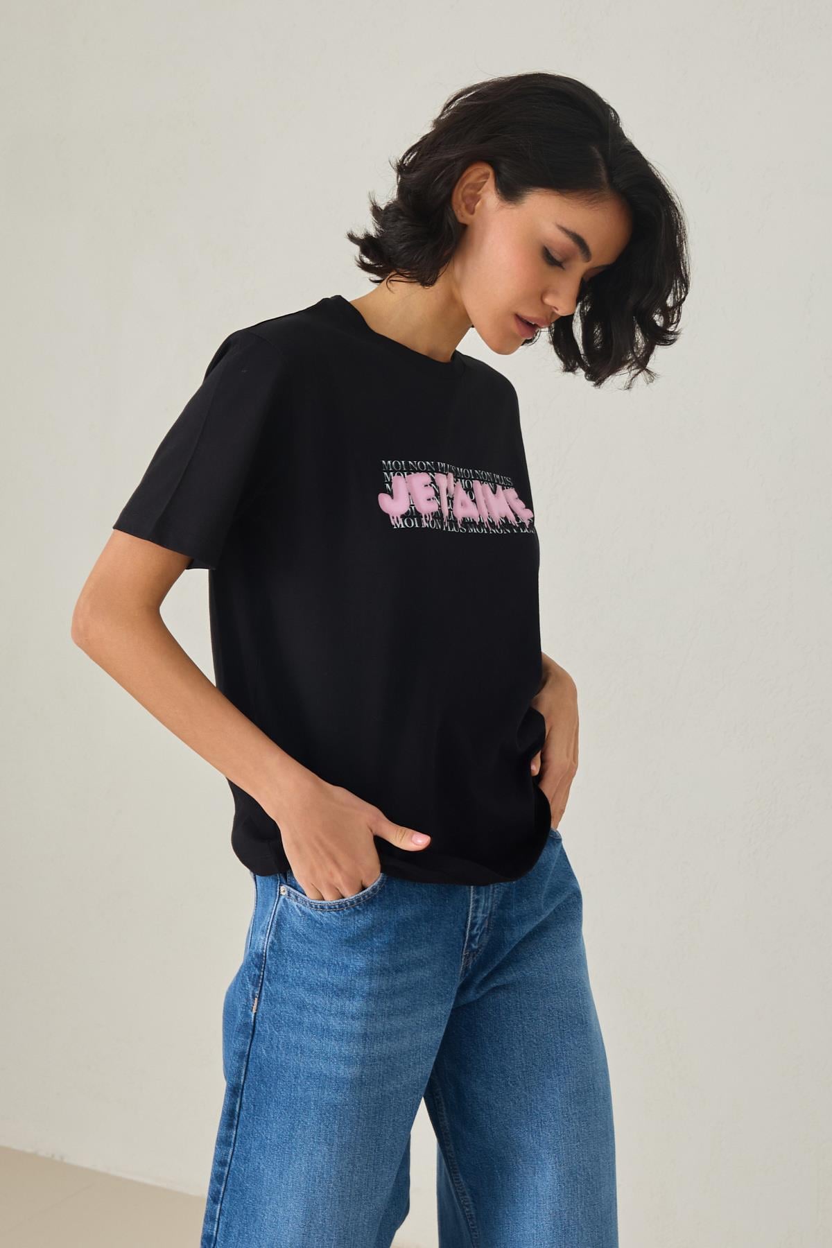Siyah %100 Pamuklu Bisiklet Yaka Baskı Detaylı T-Shirt Kadın Kategorisiz modelleri