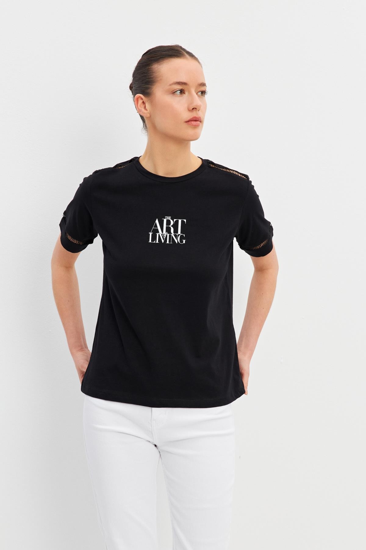 Siyah Baskılı Kol Ve Omuzda Örme Detaylı Bisiklet Yaka T-Shirt Kadın T-Shirt modelleri