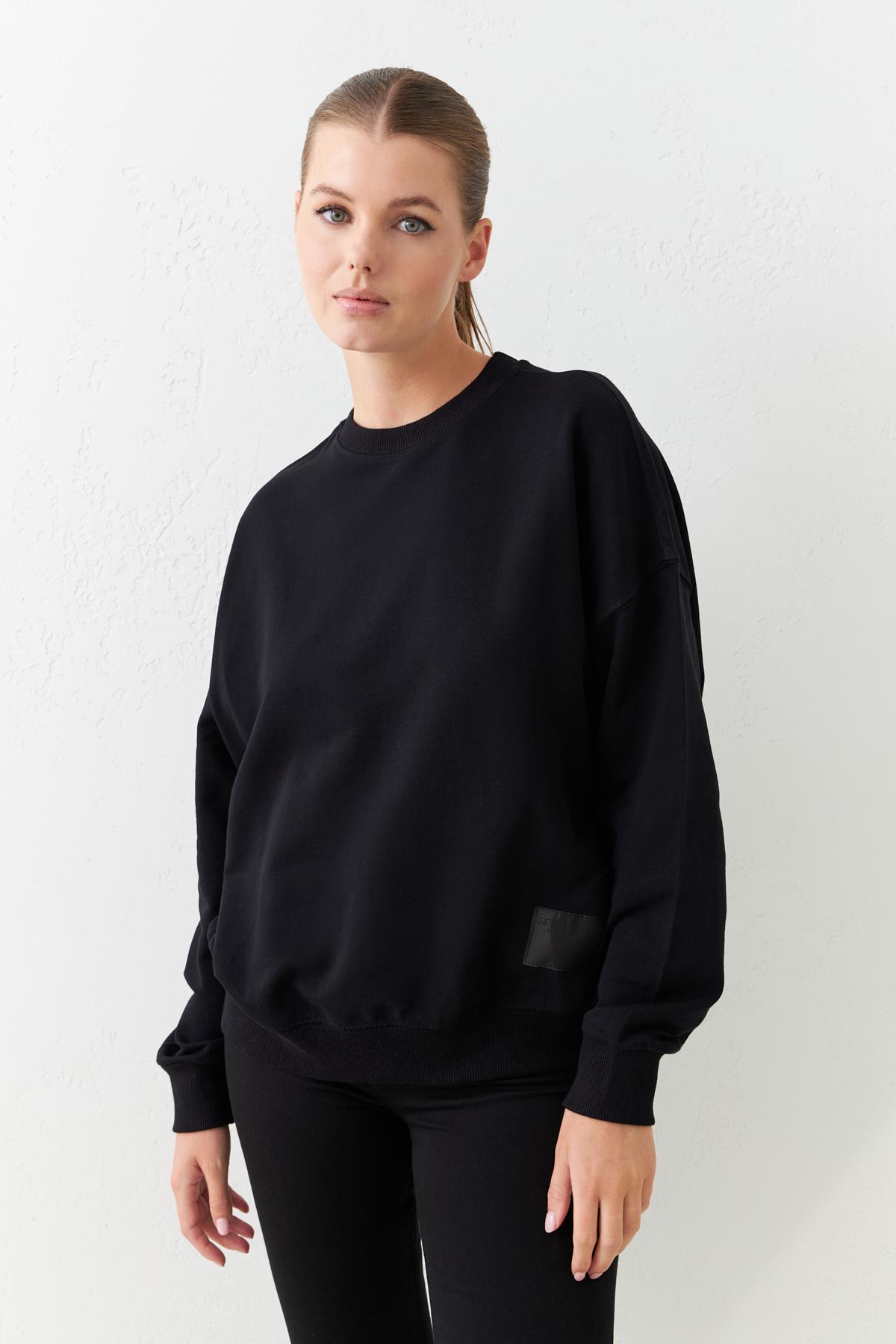 Siyah Bisiklet Yaka Mini Baskı Detaylı Uzun Kollu Sweatshirt  Kadın Kategorisiz modelleri