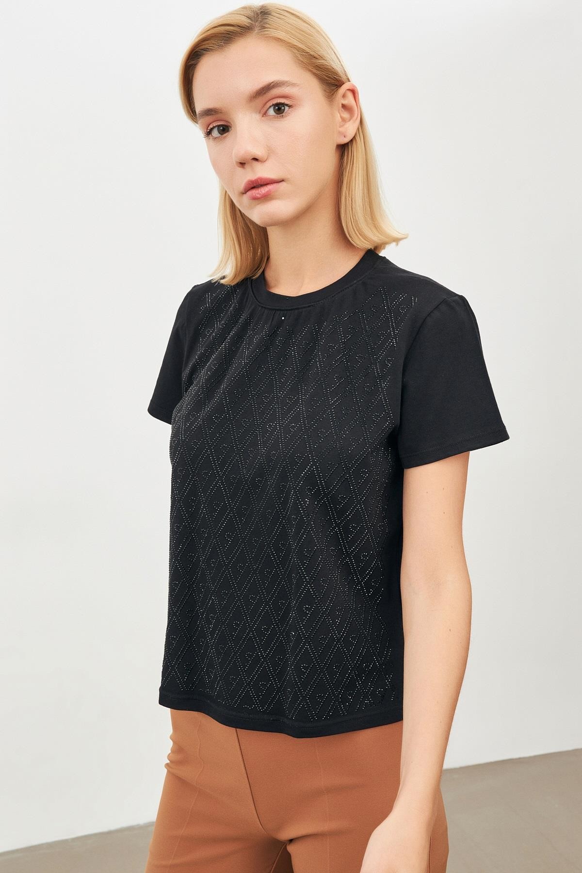 Siyah Simli Bisiklet Yaka Tişört Kadın T-Shirt modelleri