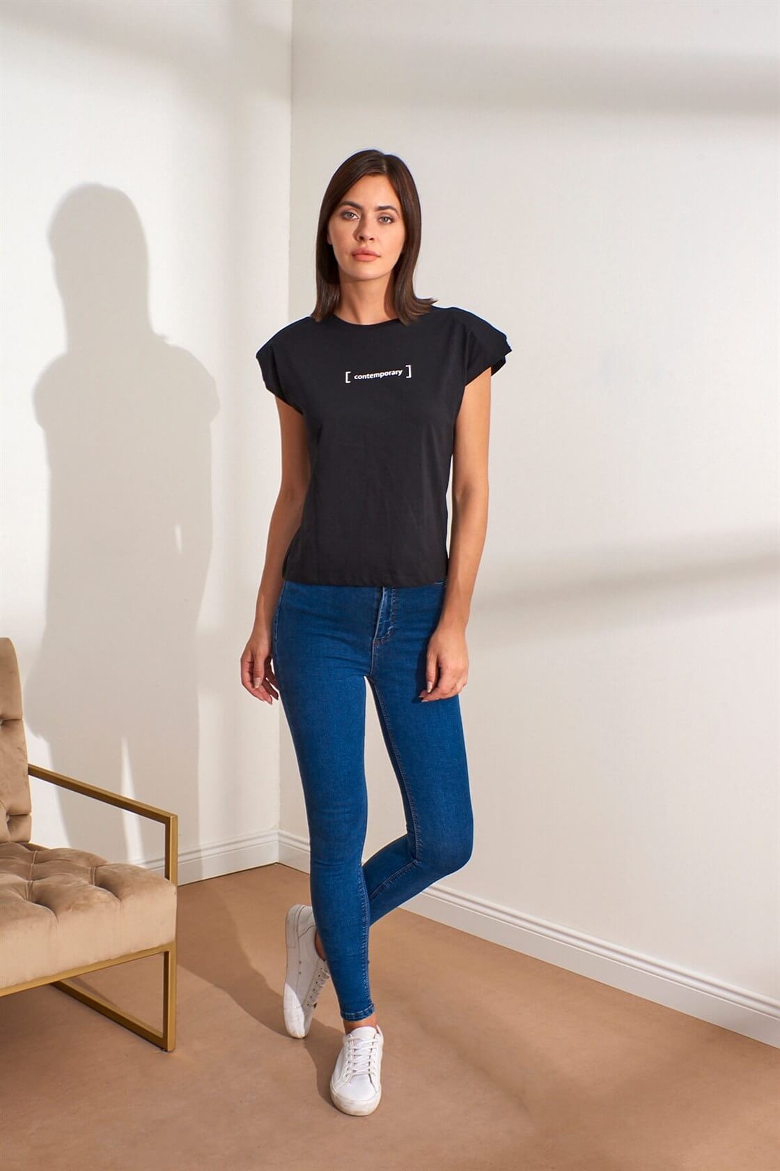 Siyah Omuzları Vatkalı Baskılı T-ShirtST050S7114501