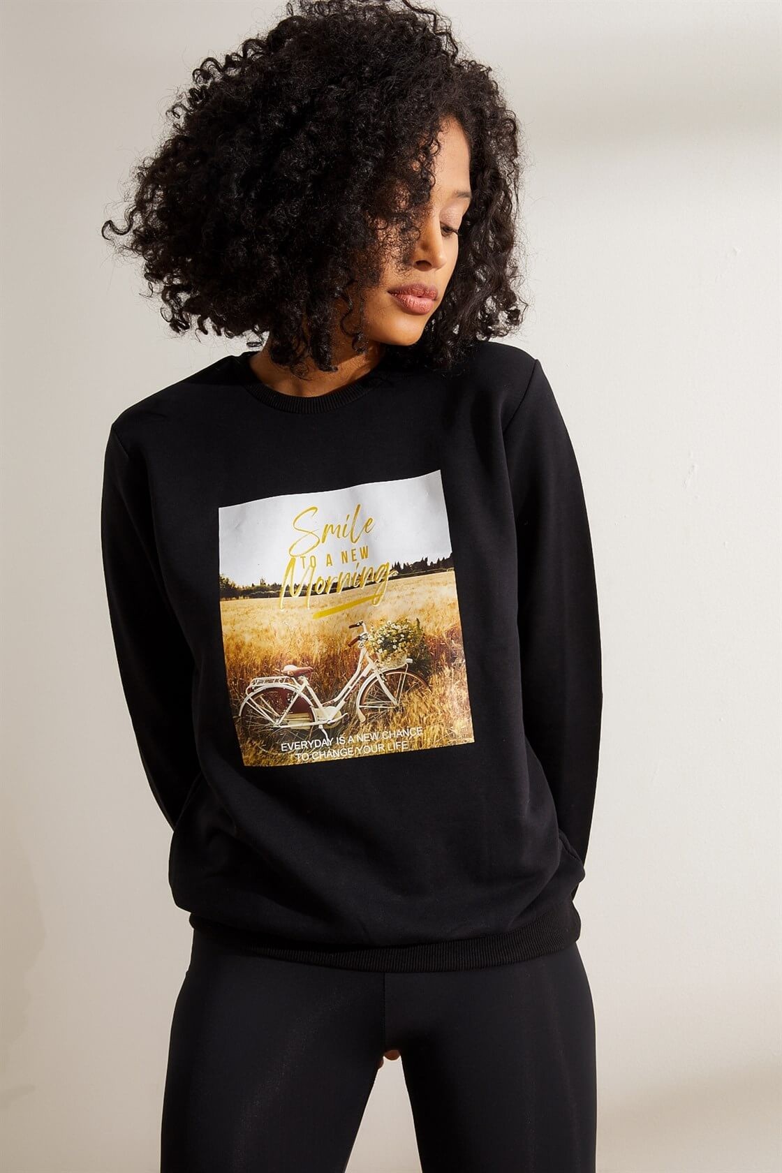 Siyah Önü Baskılı SweatshirtST060W7207101