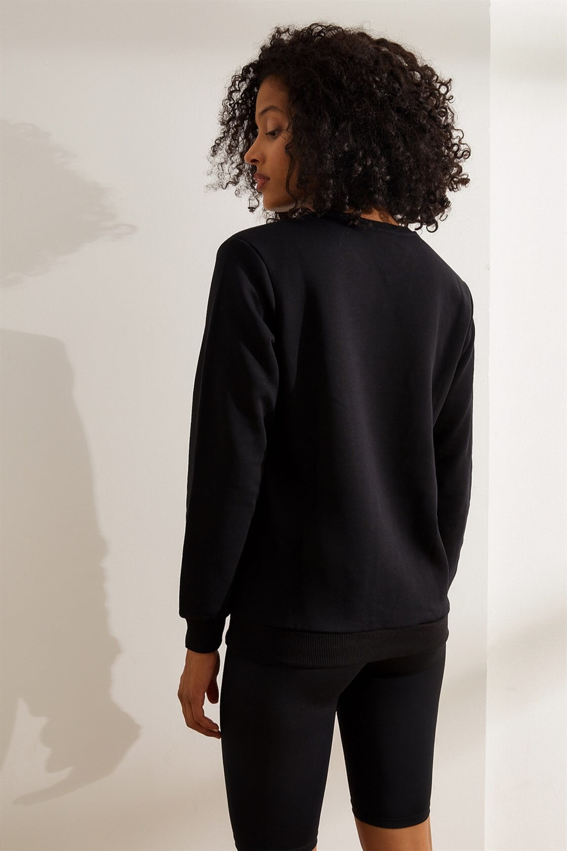 Siyah Önü Baskılı SweatshirtST060W7207101