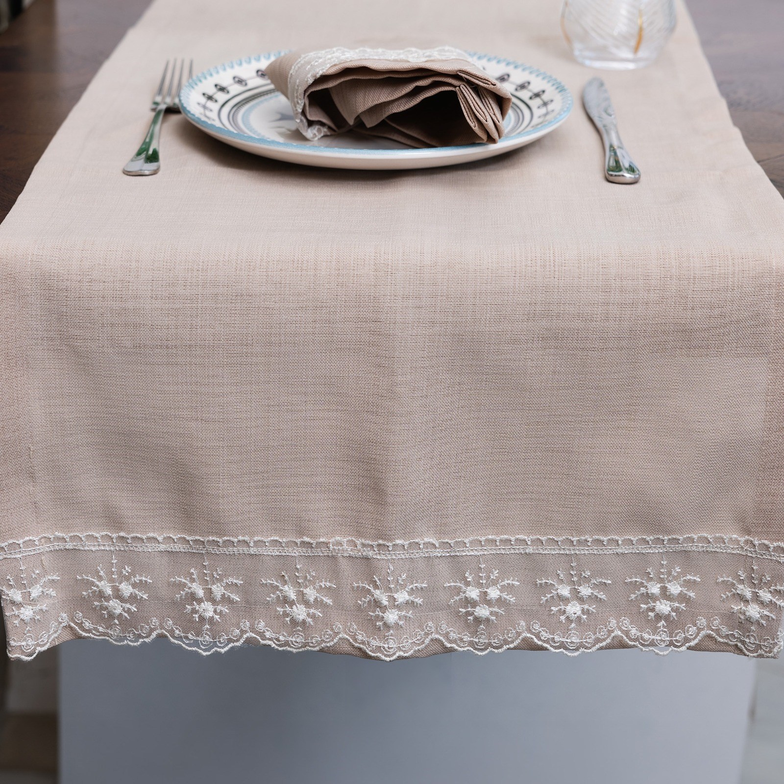 Çiçek Dantelli Runner