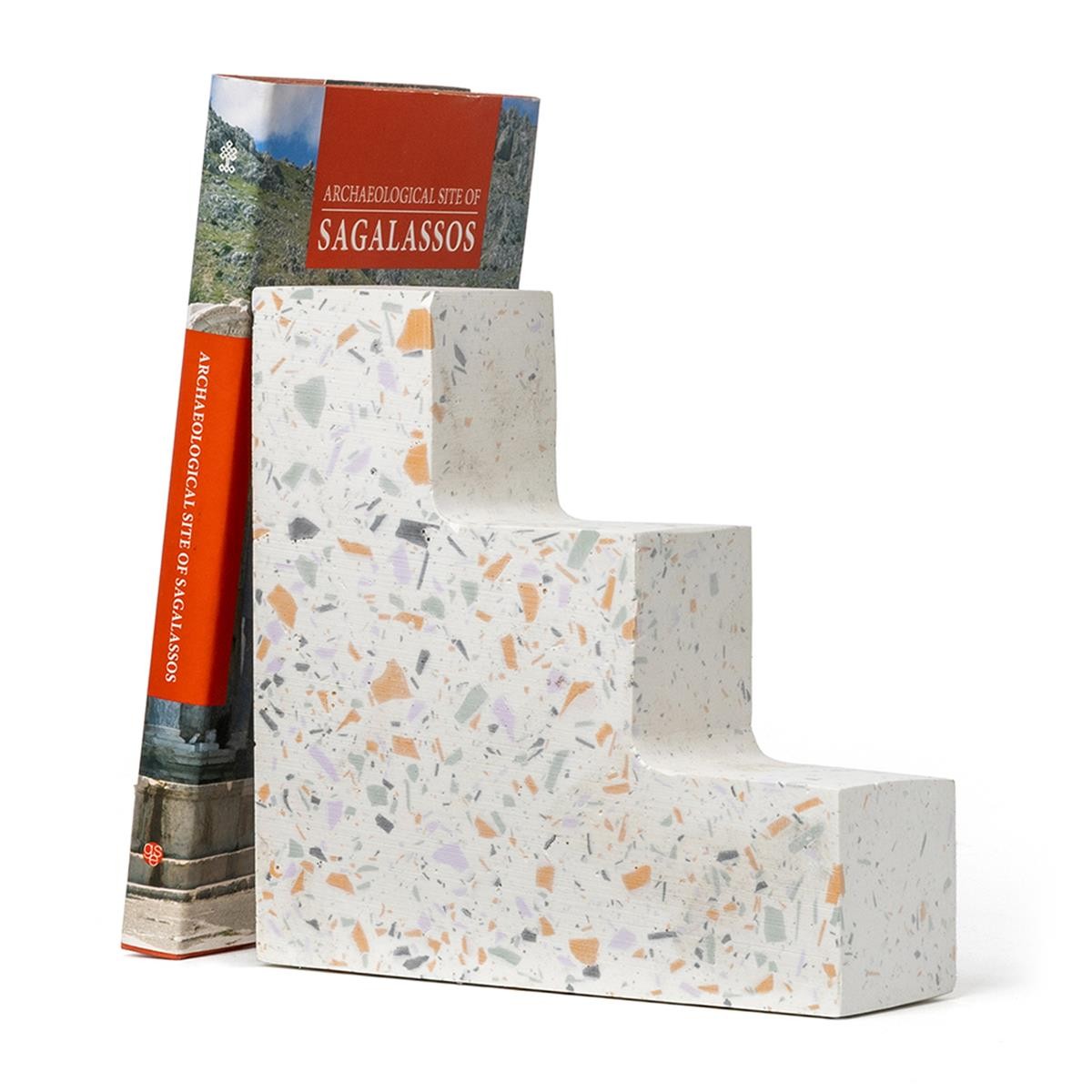 Terrazzo Desenli Merdiven Kitap Desteği