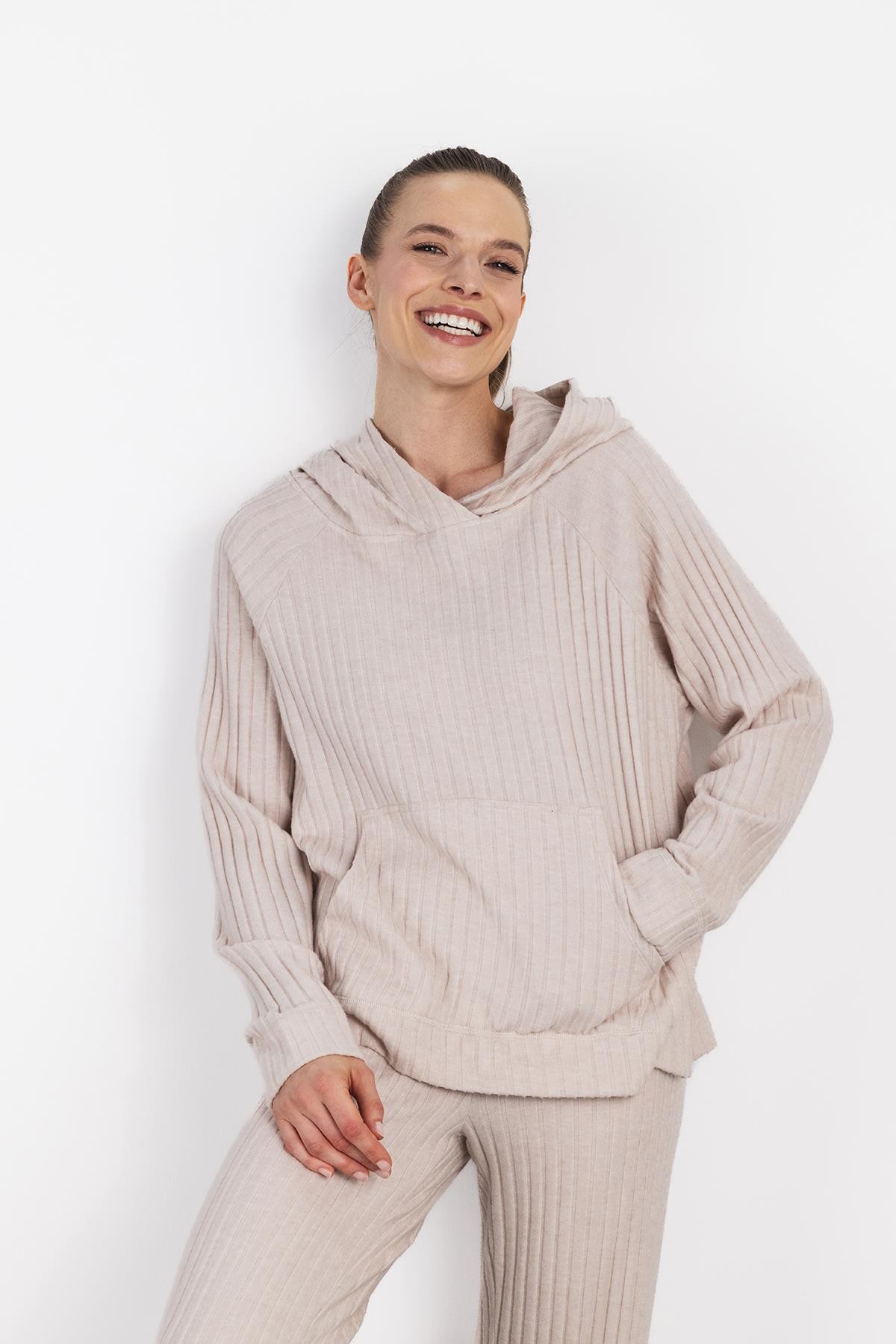 WINTER LOUNGEWEAR HOODIE BEJ