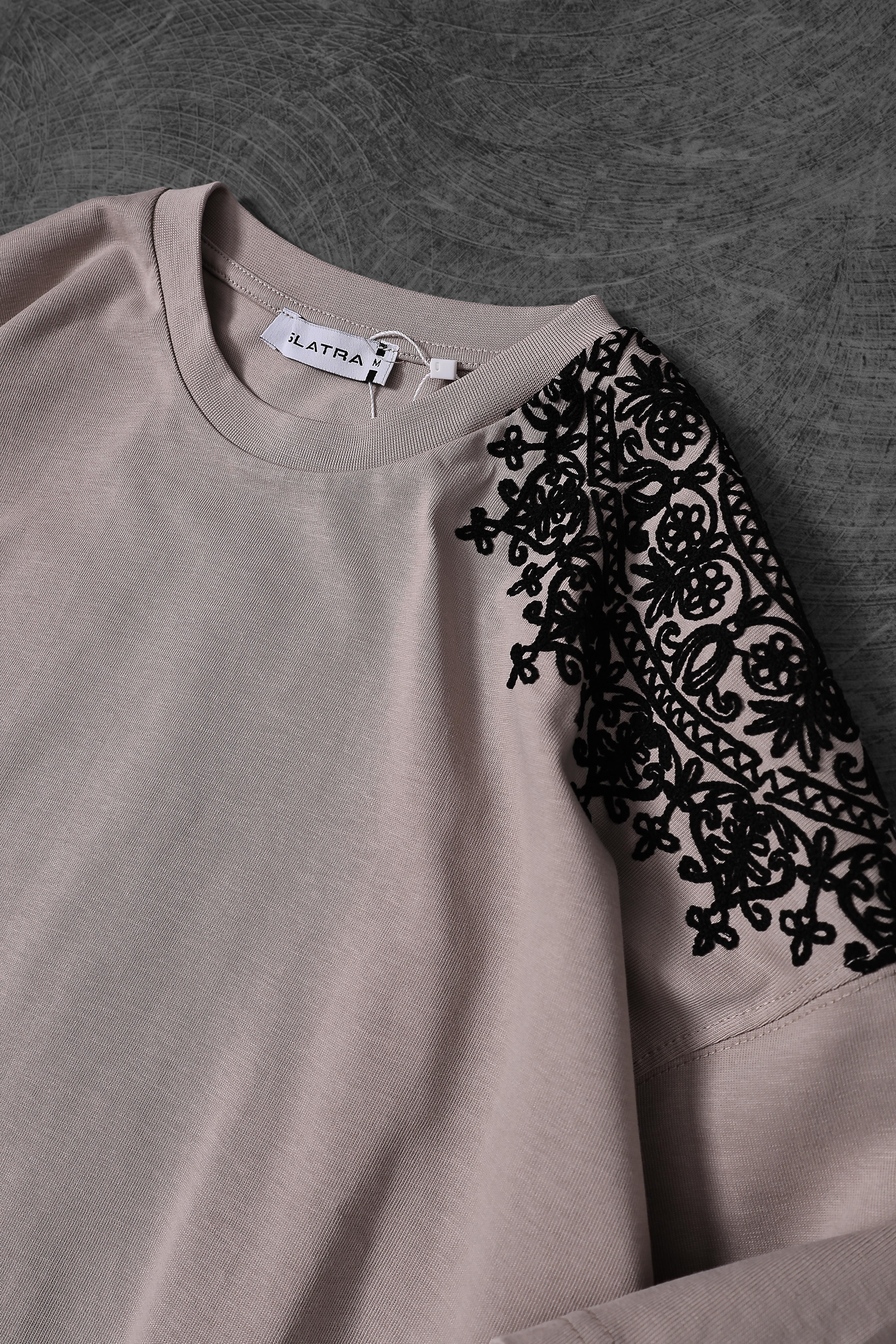 Erkek Bej Omuz ve Sırt Nakışlı Oversize Tshirt