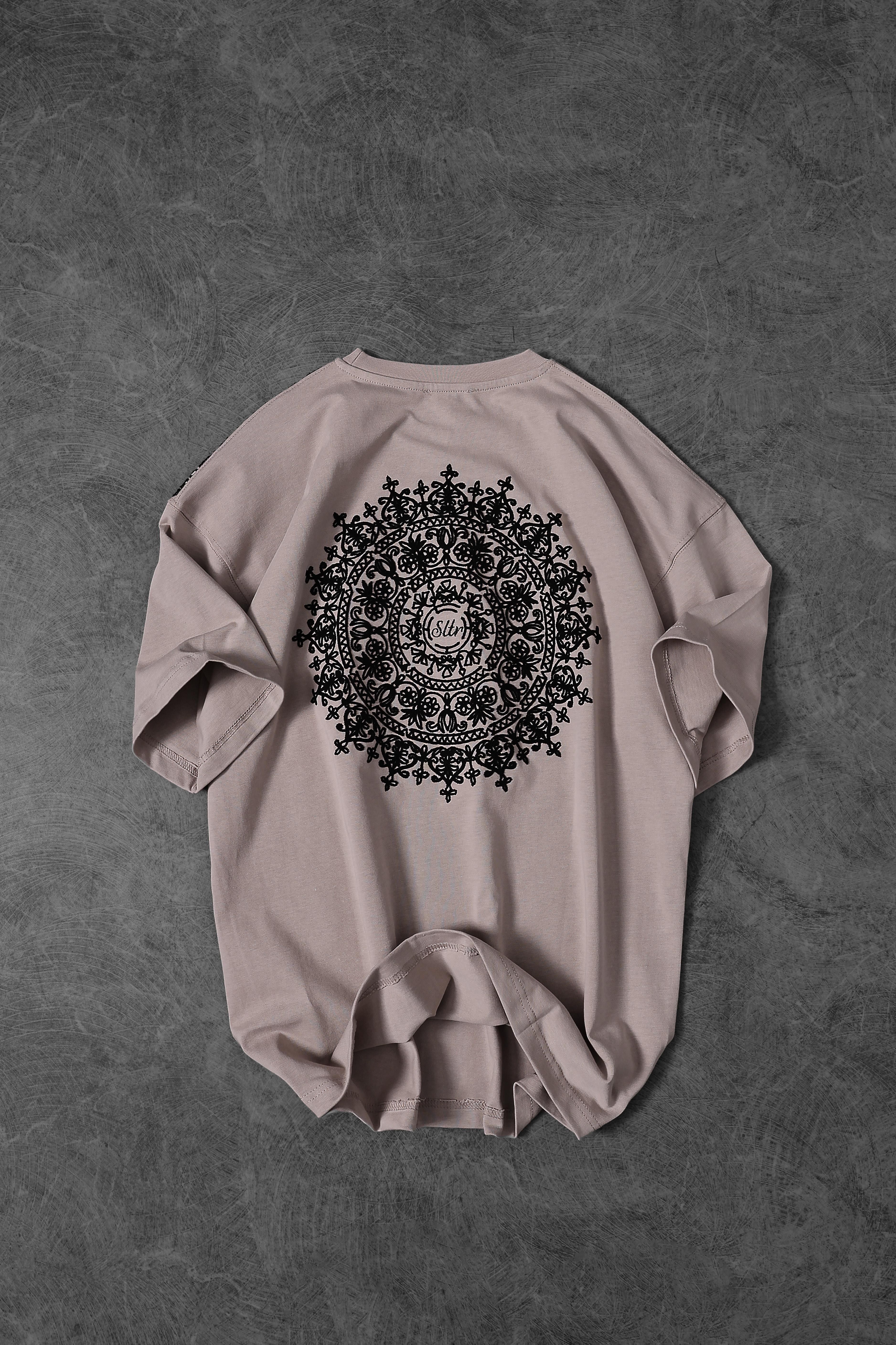 Erkek Bej Omuz ve Sırt Nakışlı Oversize Tshirt