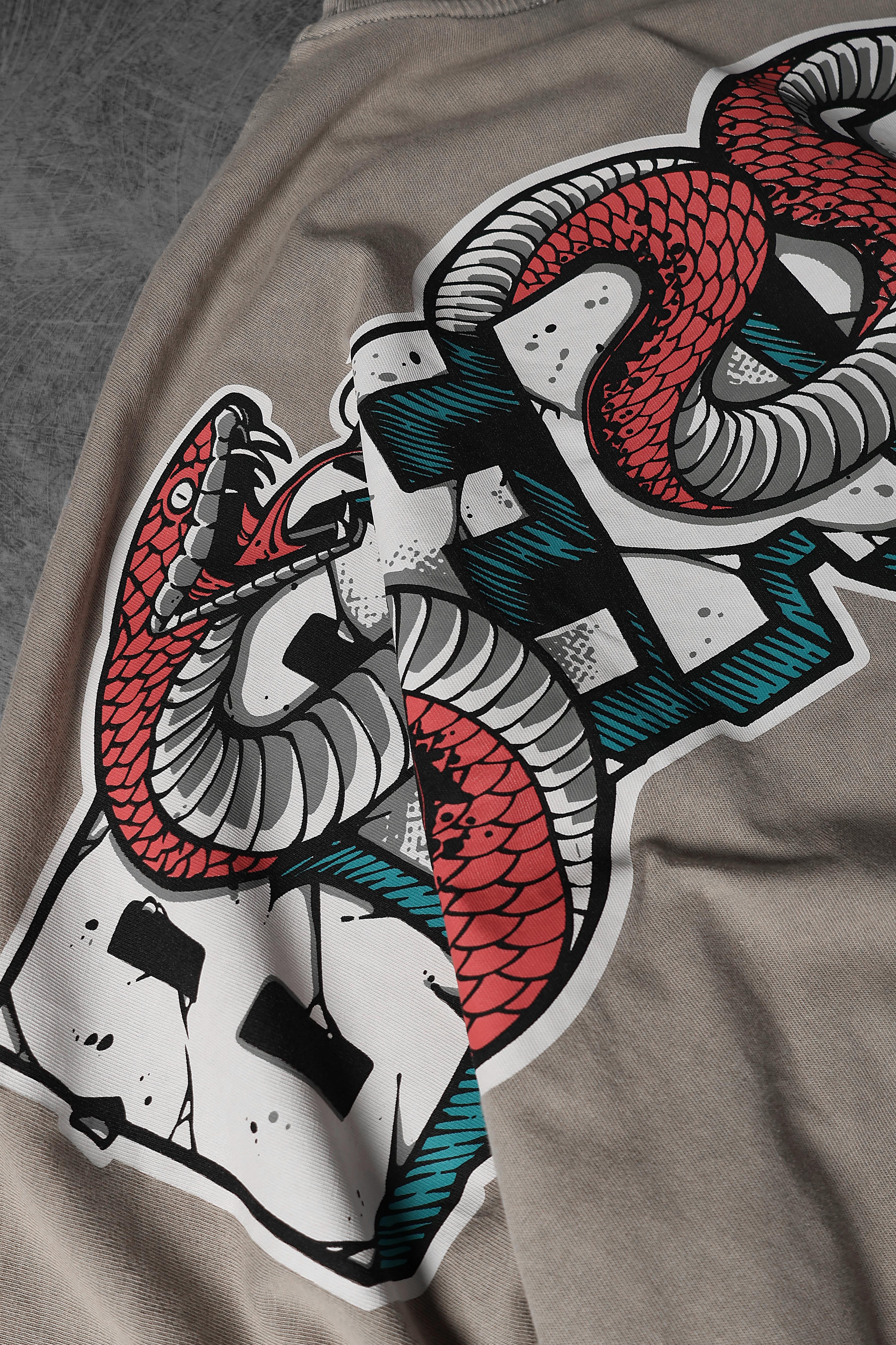Erkek Bej Snake Baskı Özel Yıkamalı Kumaş  Oversize Tshirt