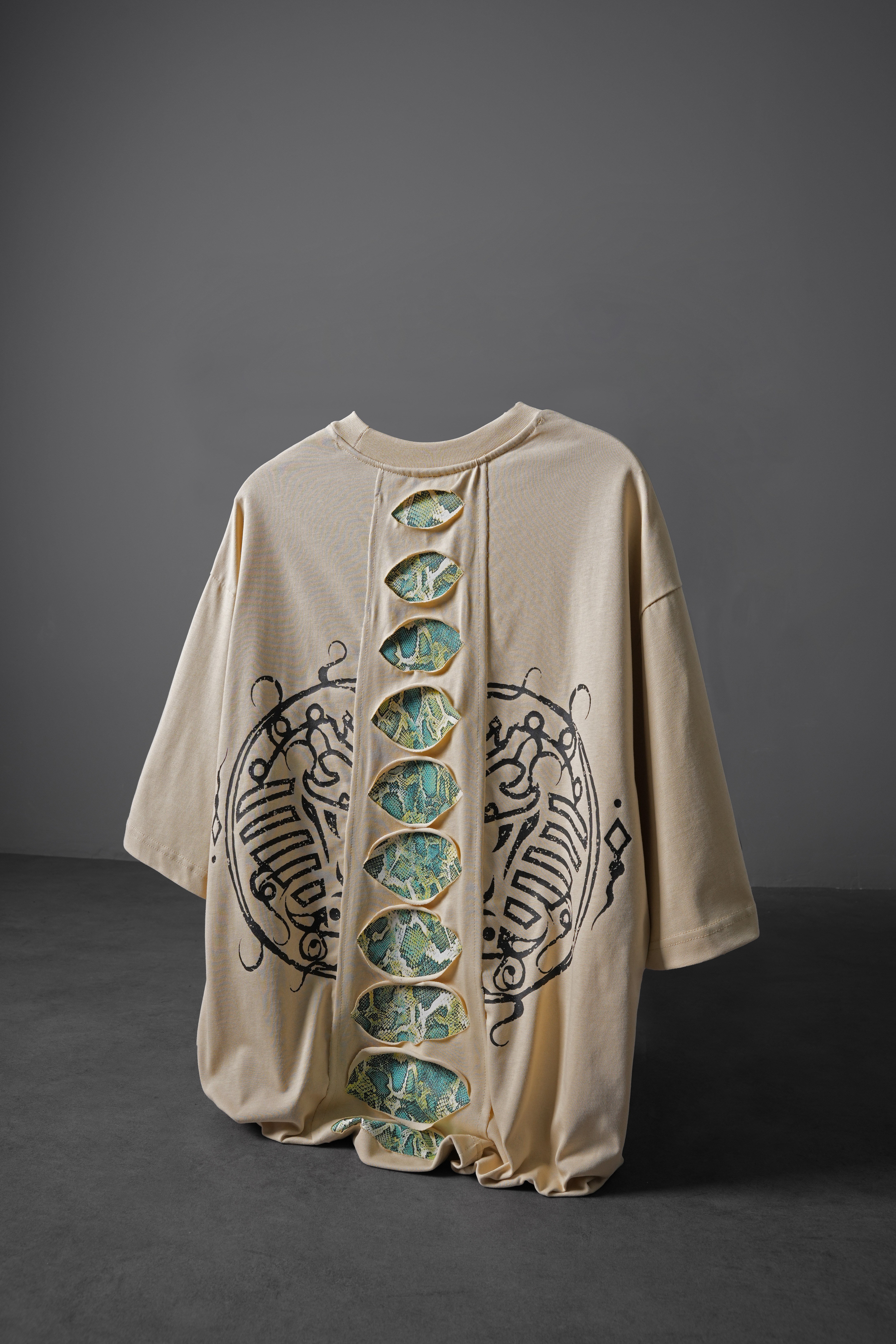 Erkek Bej Spine Efektli Baskılı Oversize Tshirt