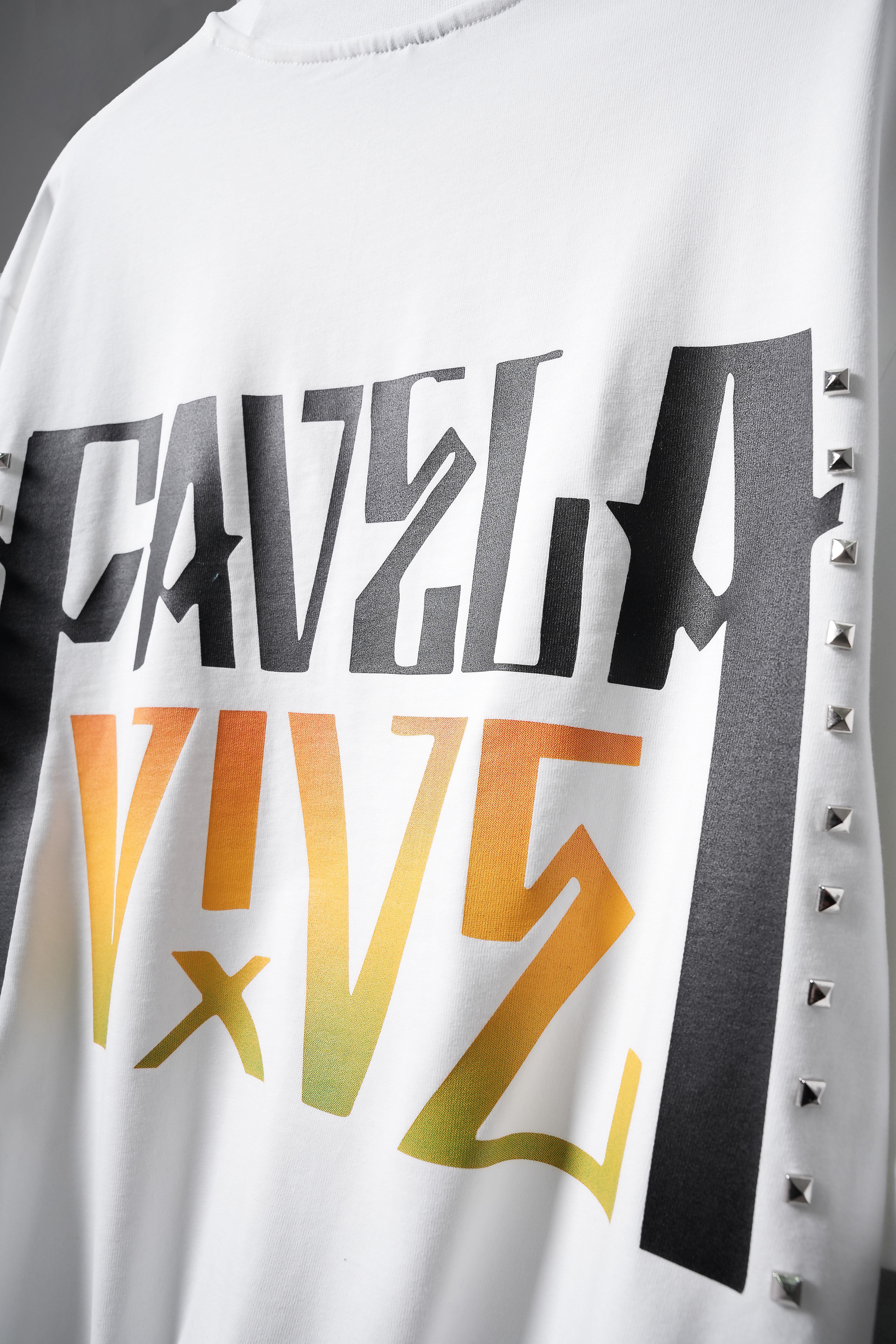 Erkek Beyaz Favela Baskılı Zımbalı Box Fit Tshirt