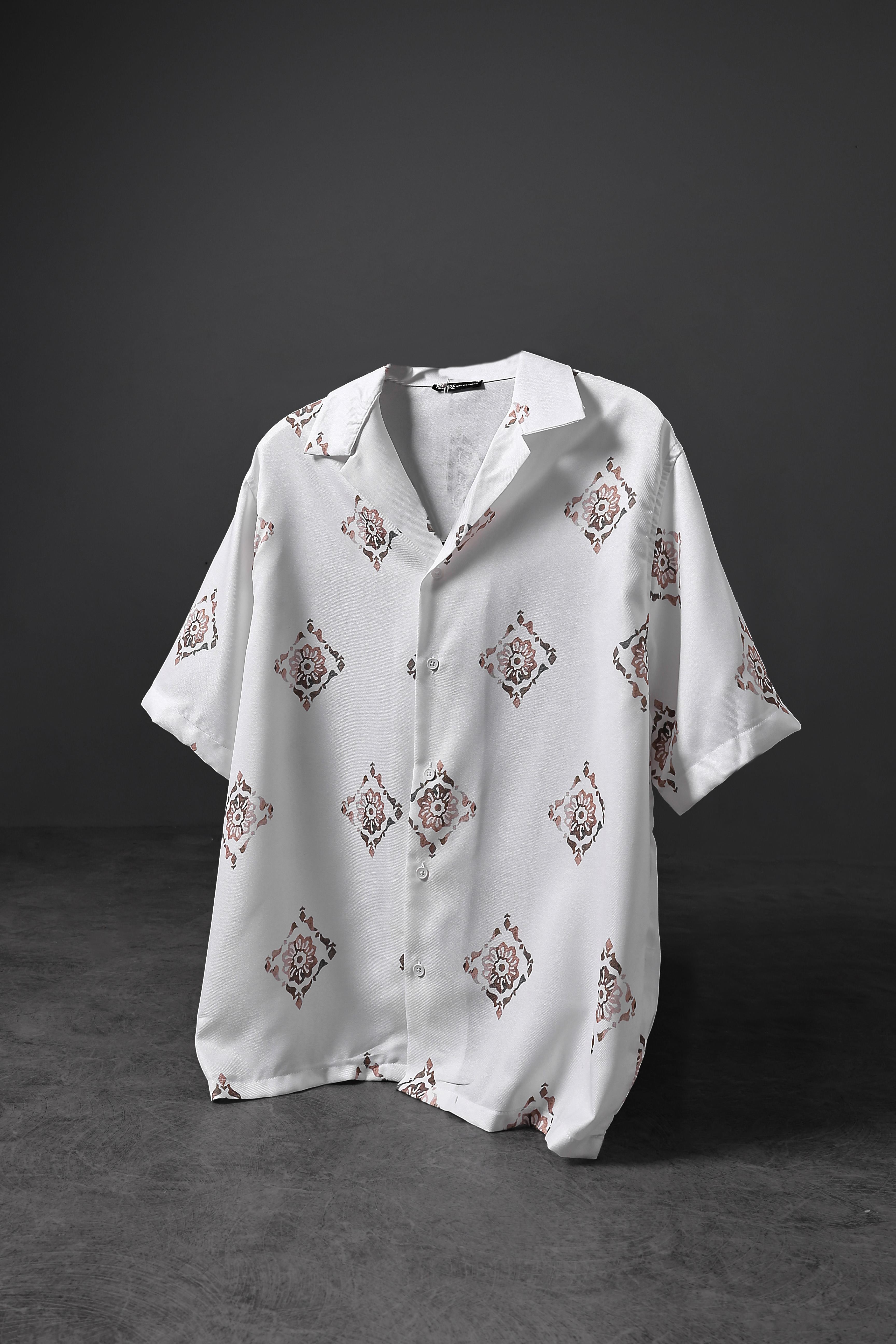 Erkek Beyaz Paisley Pattern Oversize Kısa Kollu Gömlek