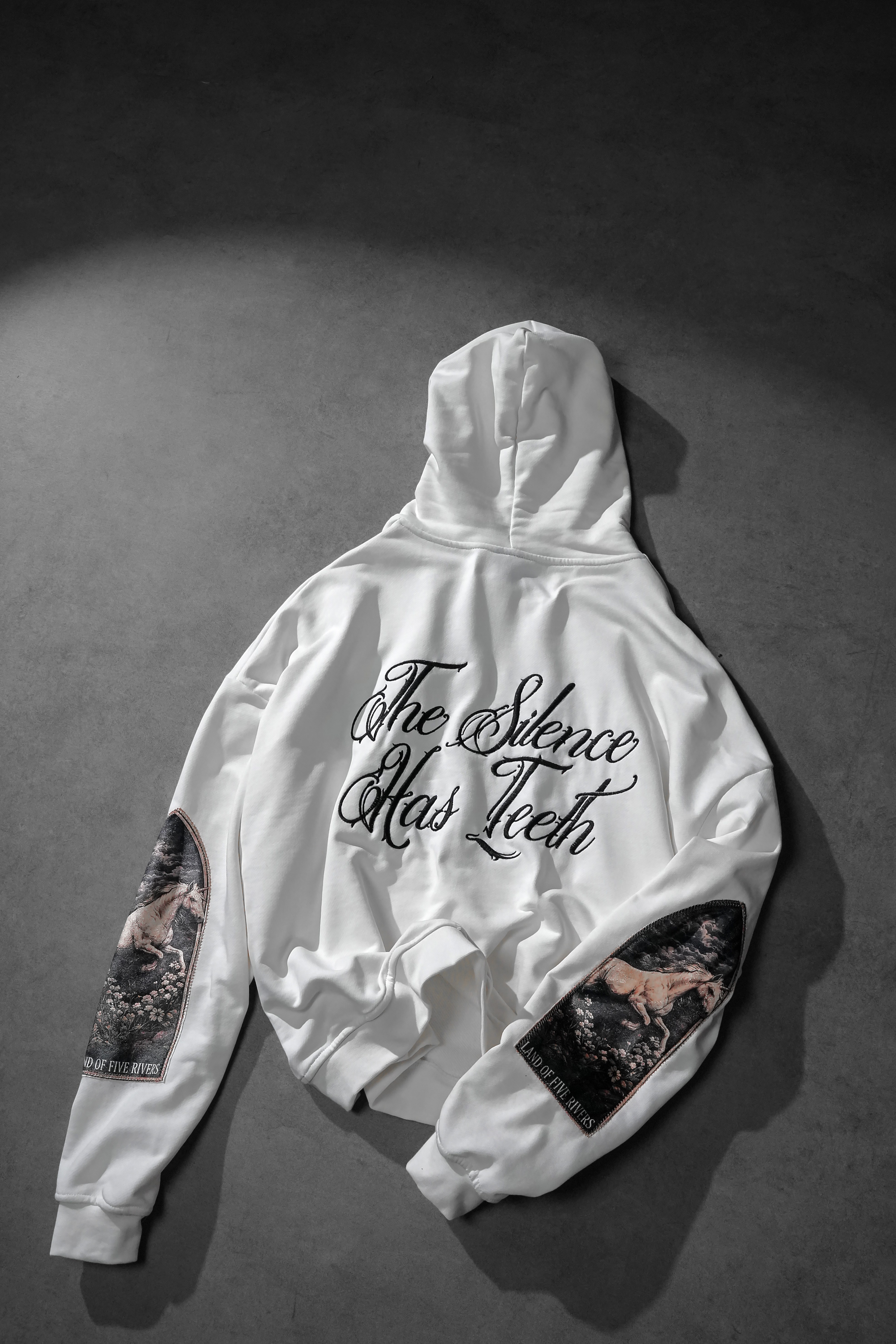 Erkek Beyaz Silence Patch Nakış Oversize Hoodie