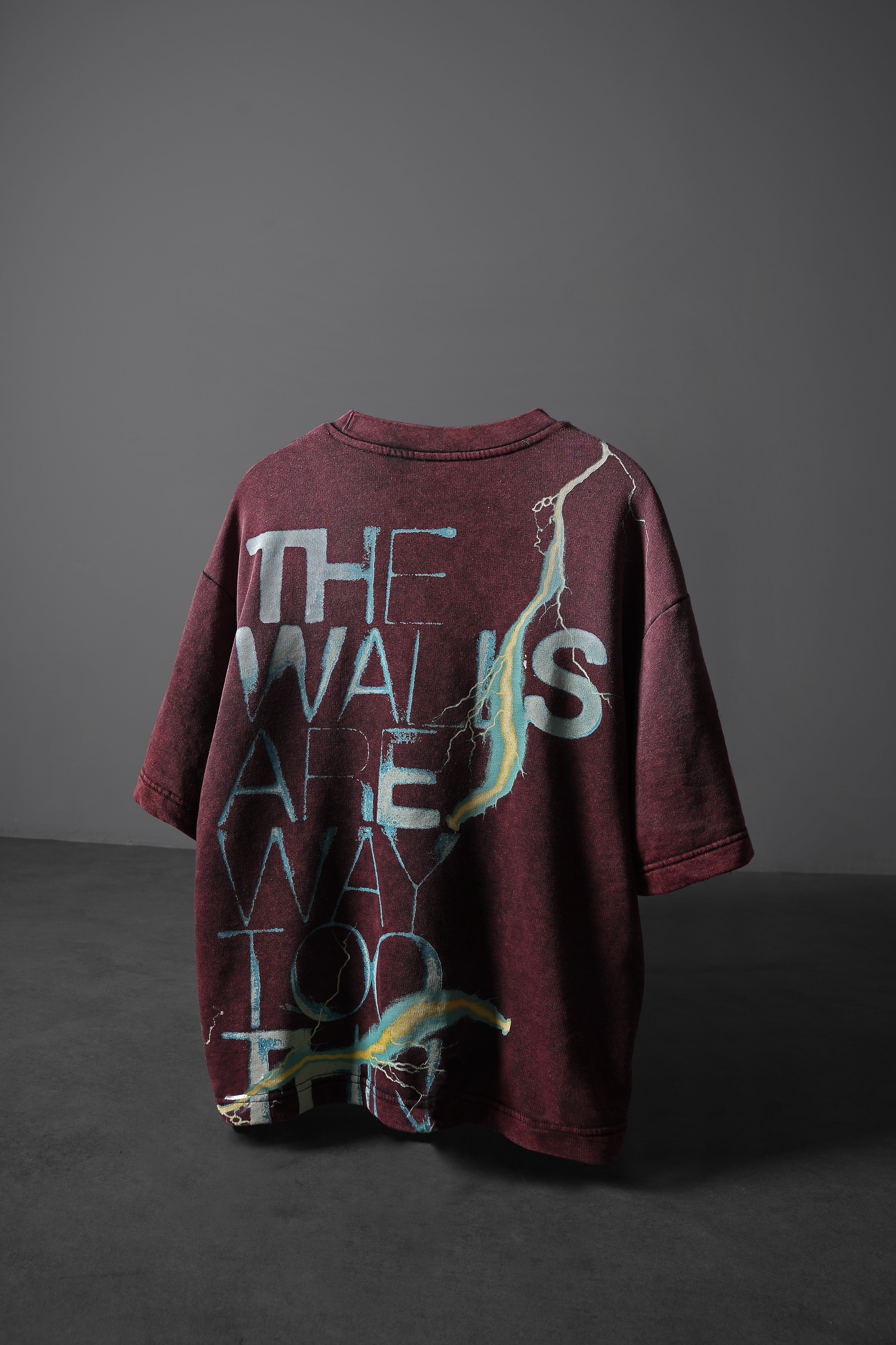 Erkek Bordo The Walls Oversize Yıkama Efektli Tshirt