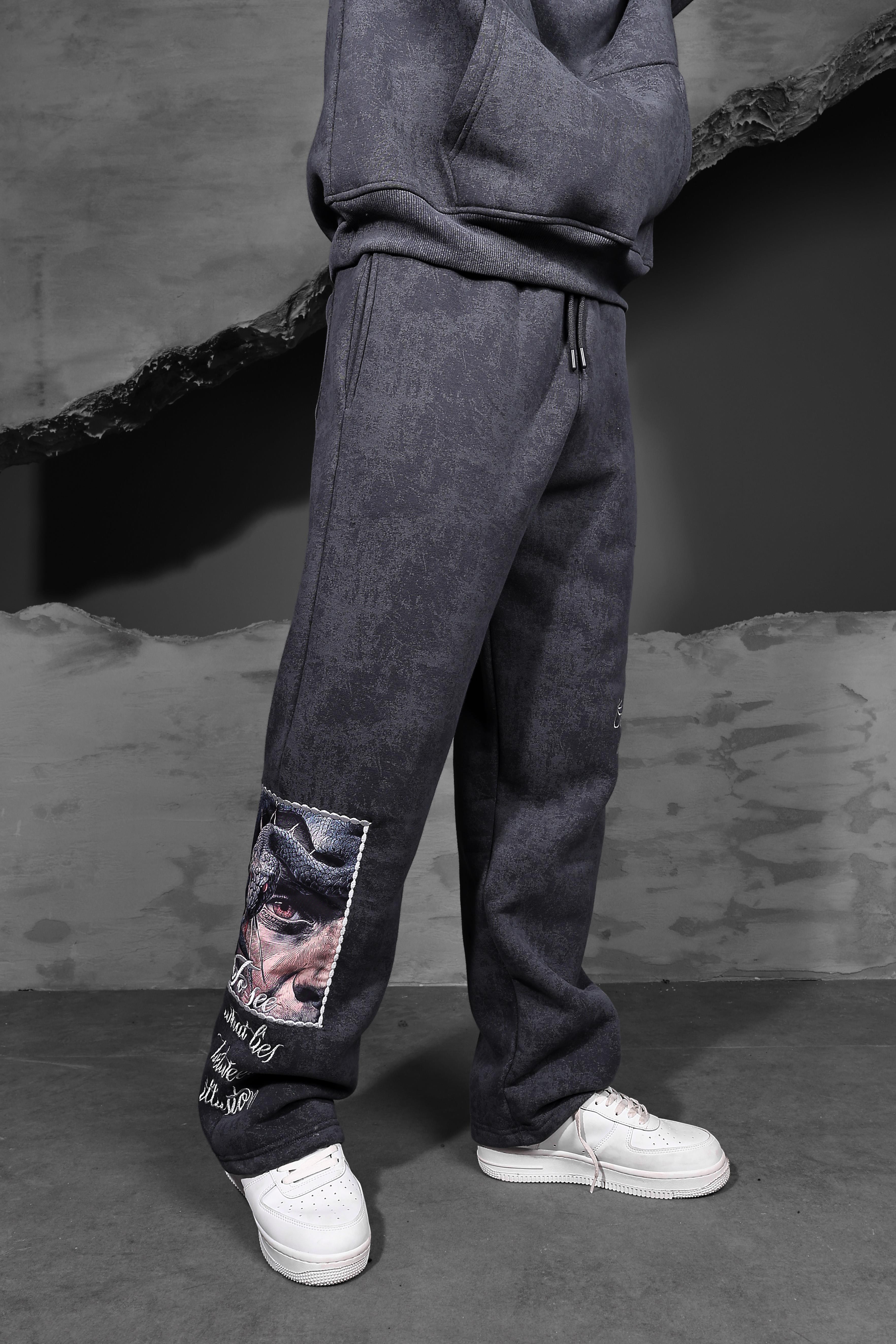 Erkek Füme İllusion Nakışlı Patchli Yıkamalı Baggy Eşofman