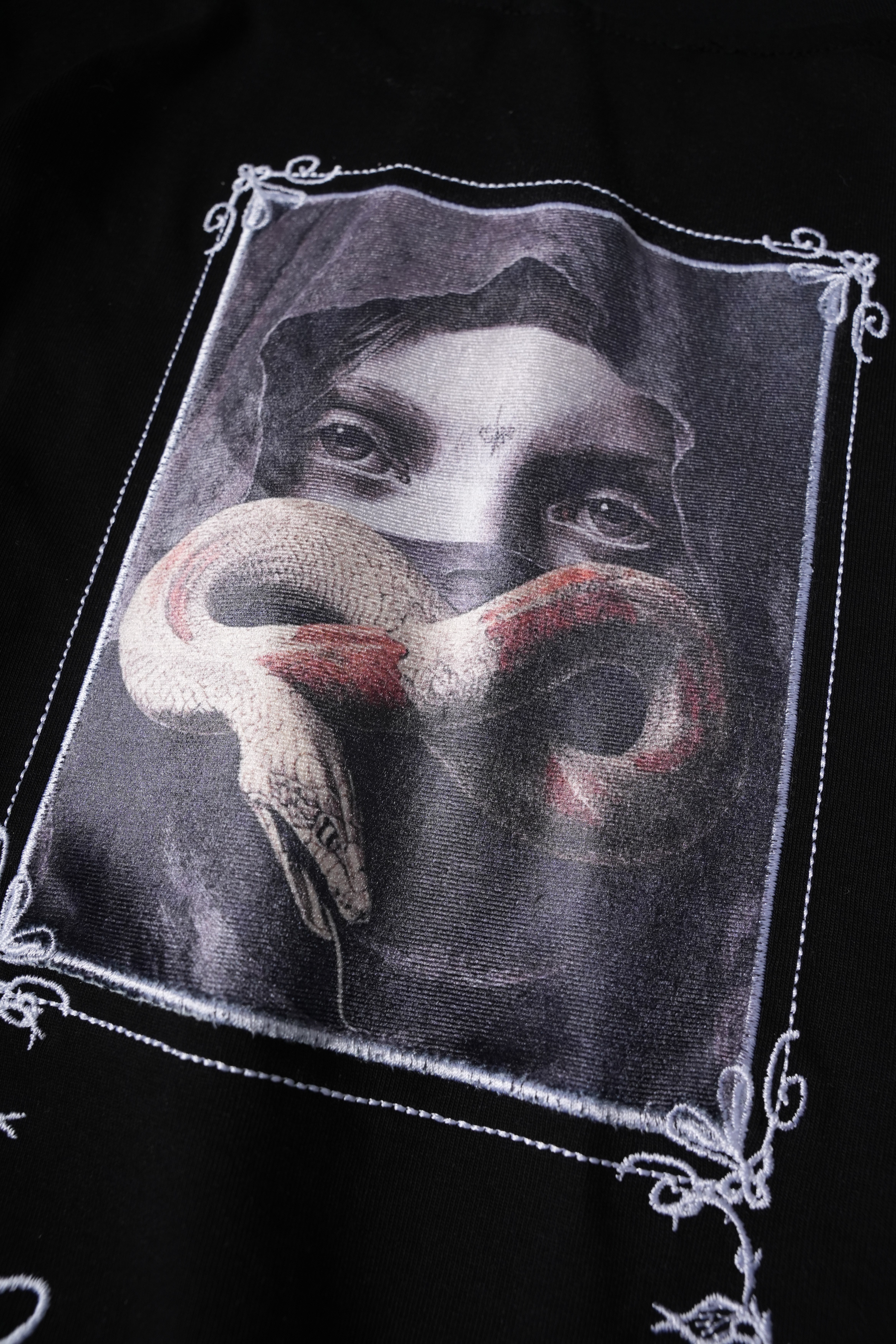 Erkek Siyah Gaze Reveals Patch Oversize Tshirt