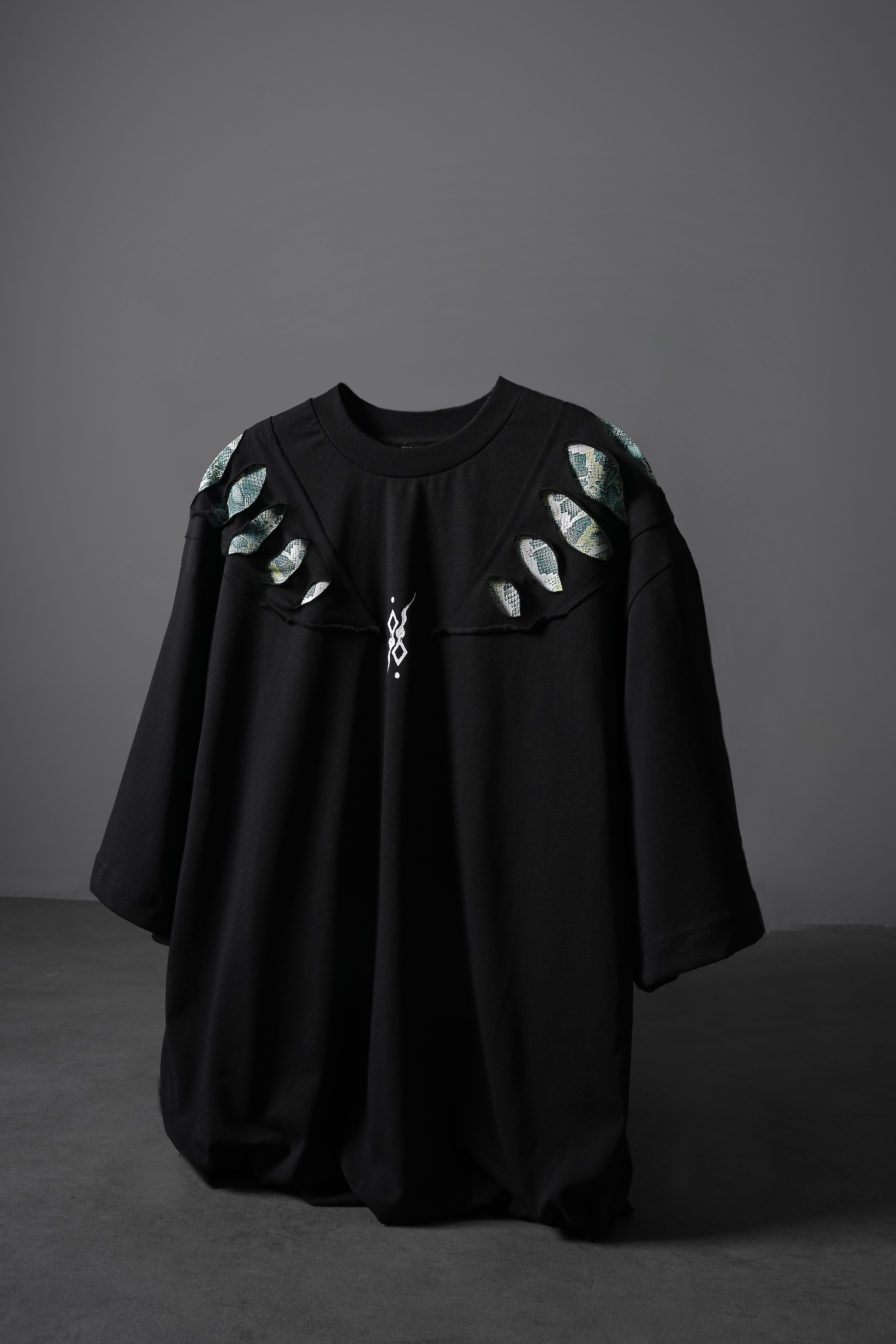 Erkek Siyah Spine Efektli Baskılı Oversize Tshirt