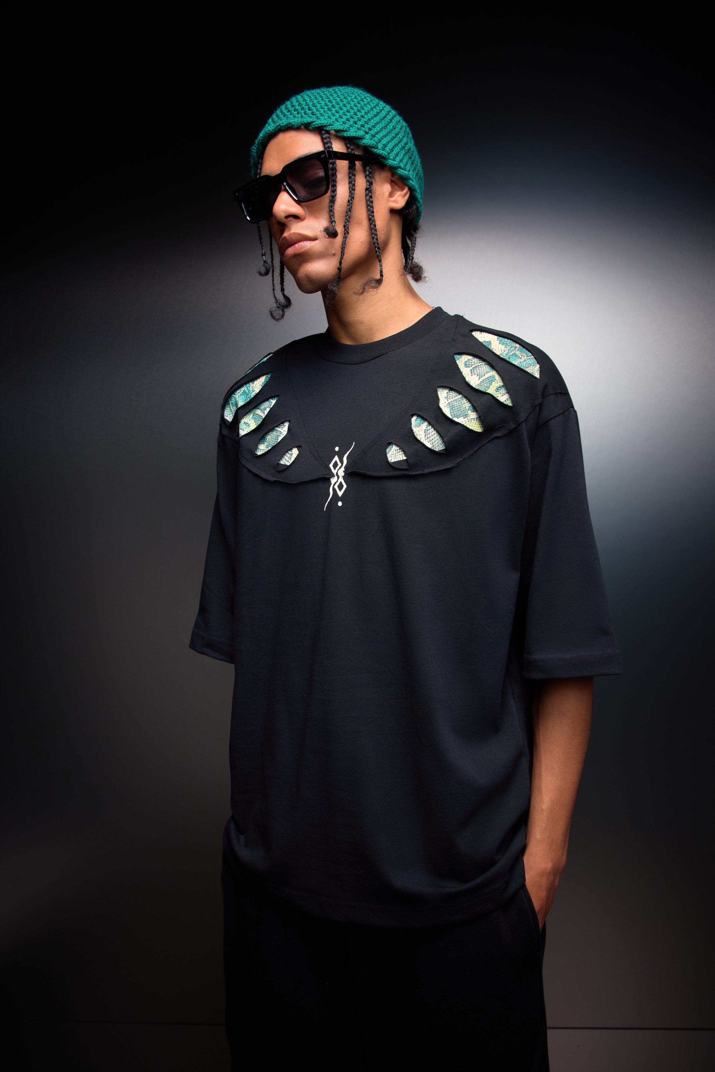 Erkek Siyah Spine Efektli Baskılı Oversize Tshirt